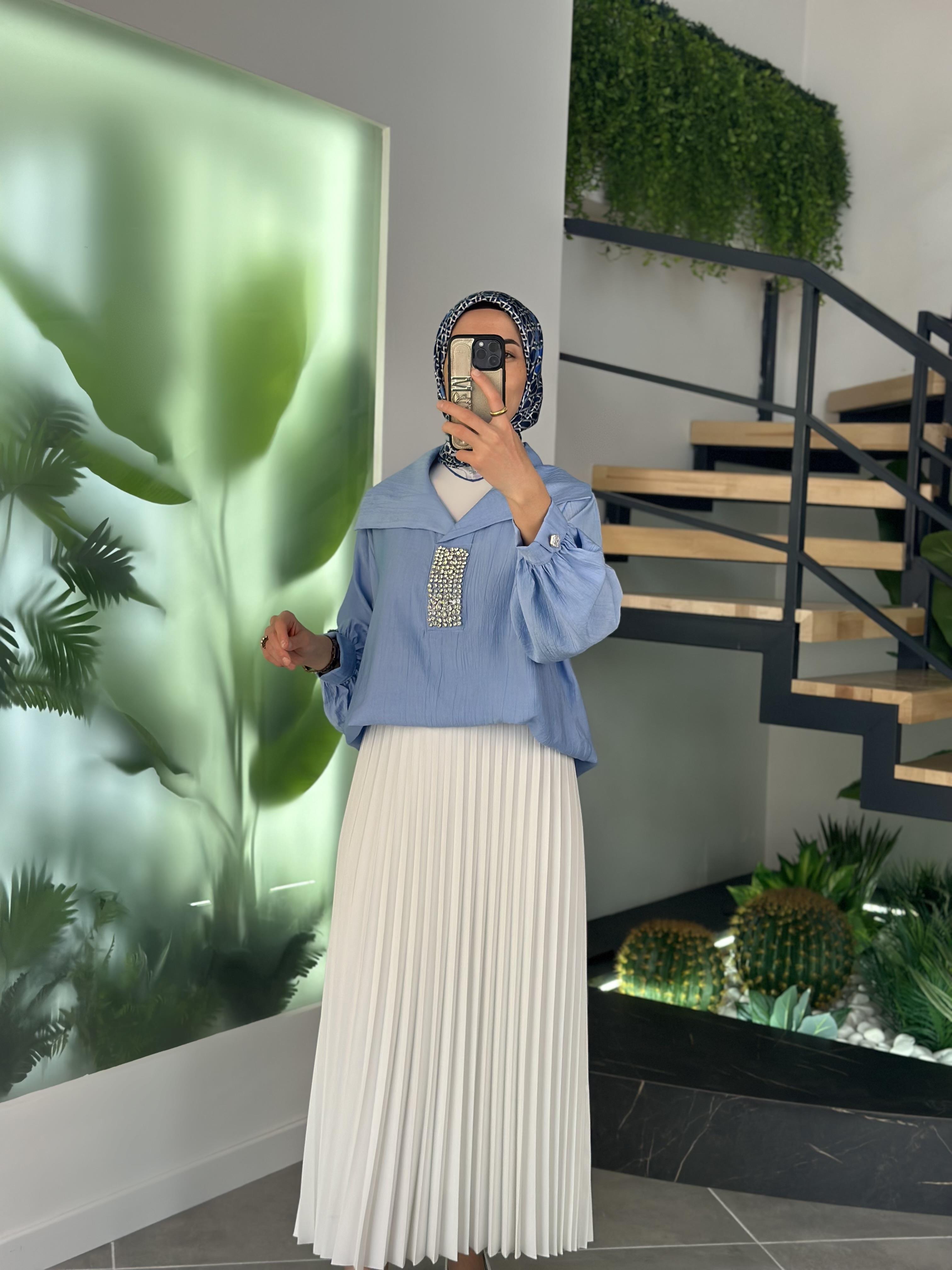 Devirme Yakalı Yapıştırma Taşlı Bebe Mavi Renk Kadın Tunik