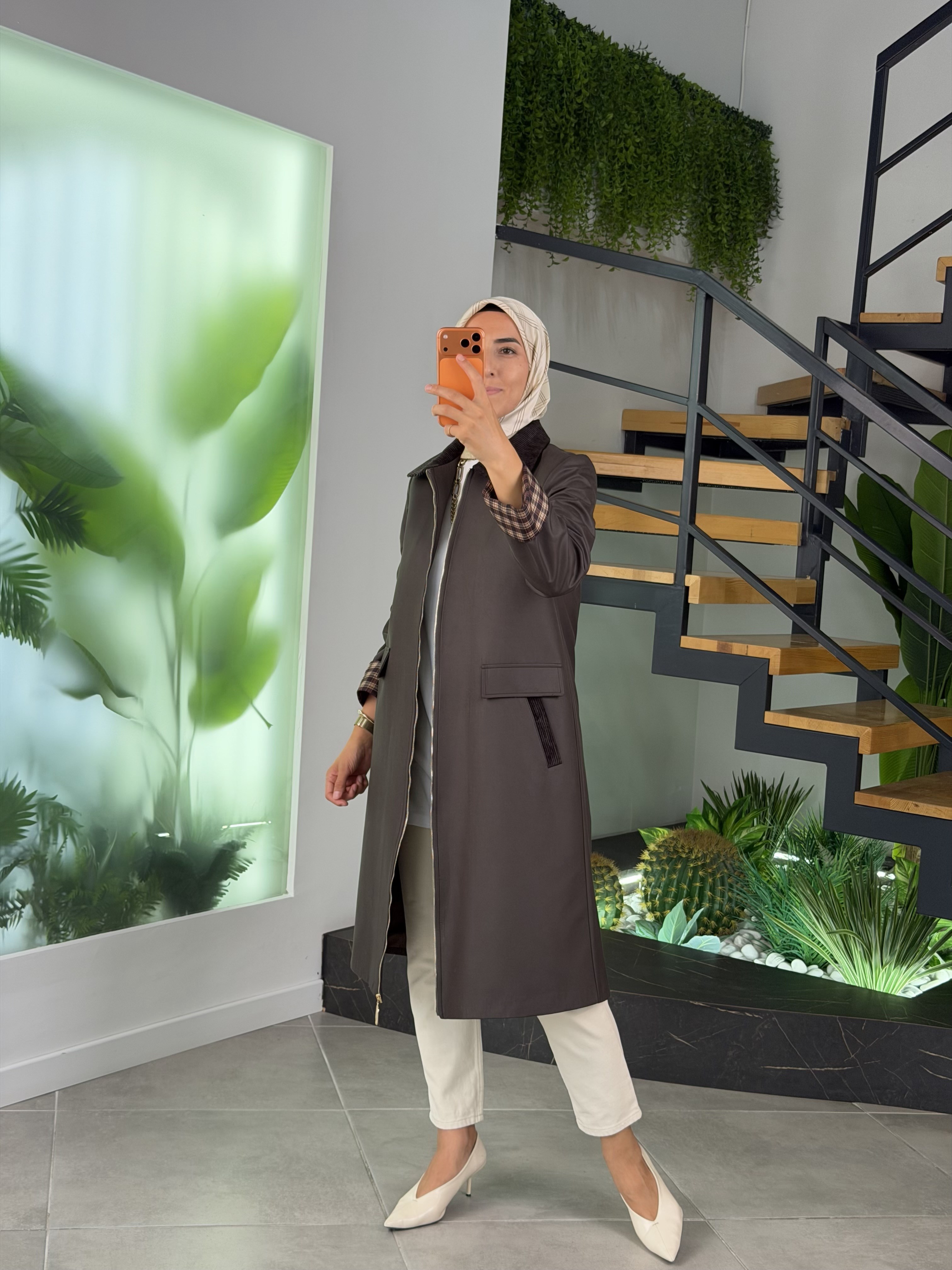 Duman Renk Kadife Yakalı Ekose Detaylı Giyçık 26KT511