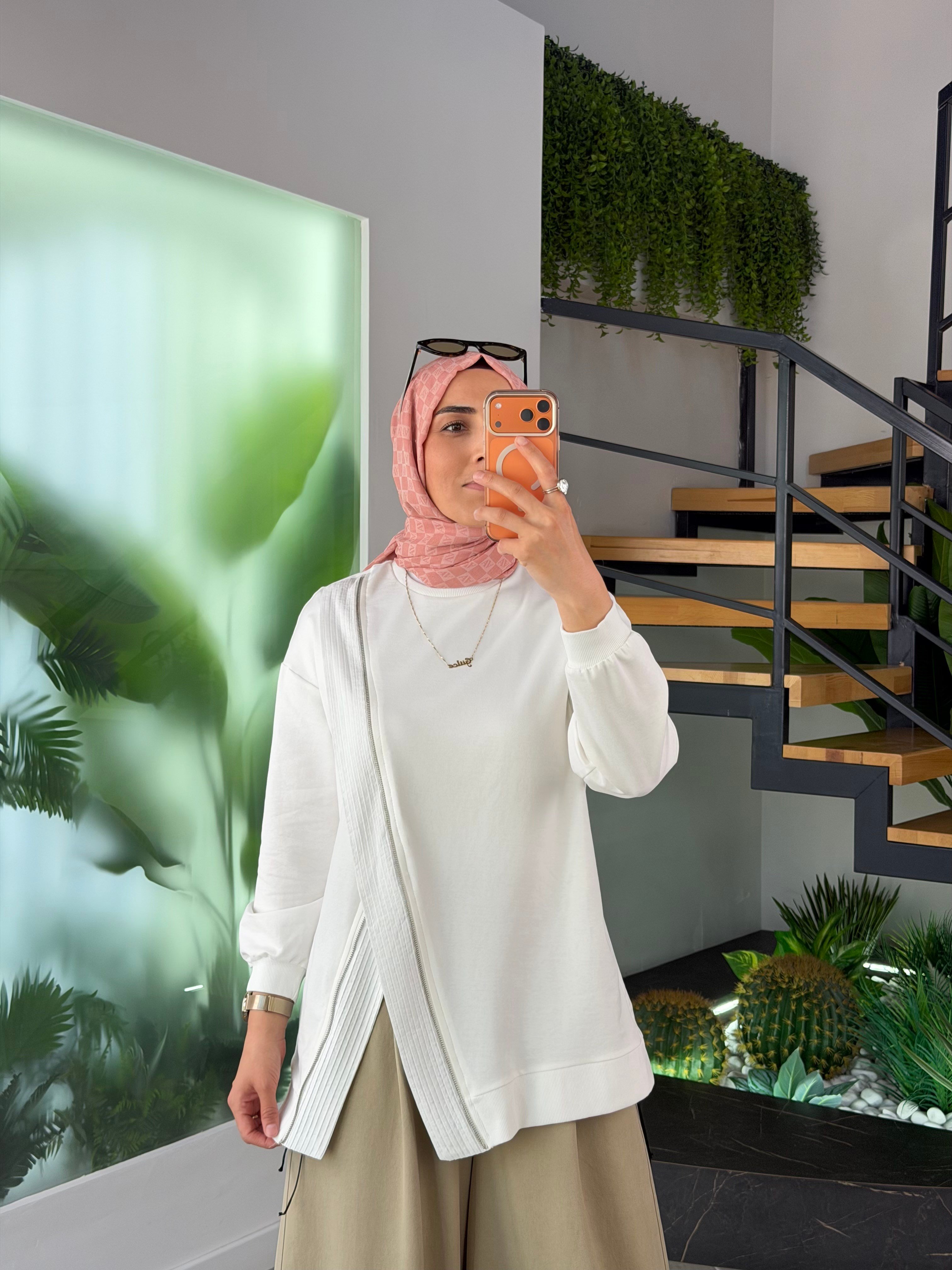 Ekru Renk Fermuar Detaylı Sweatshırt