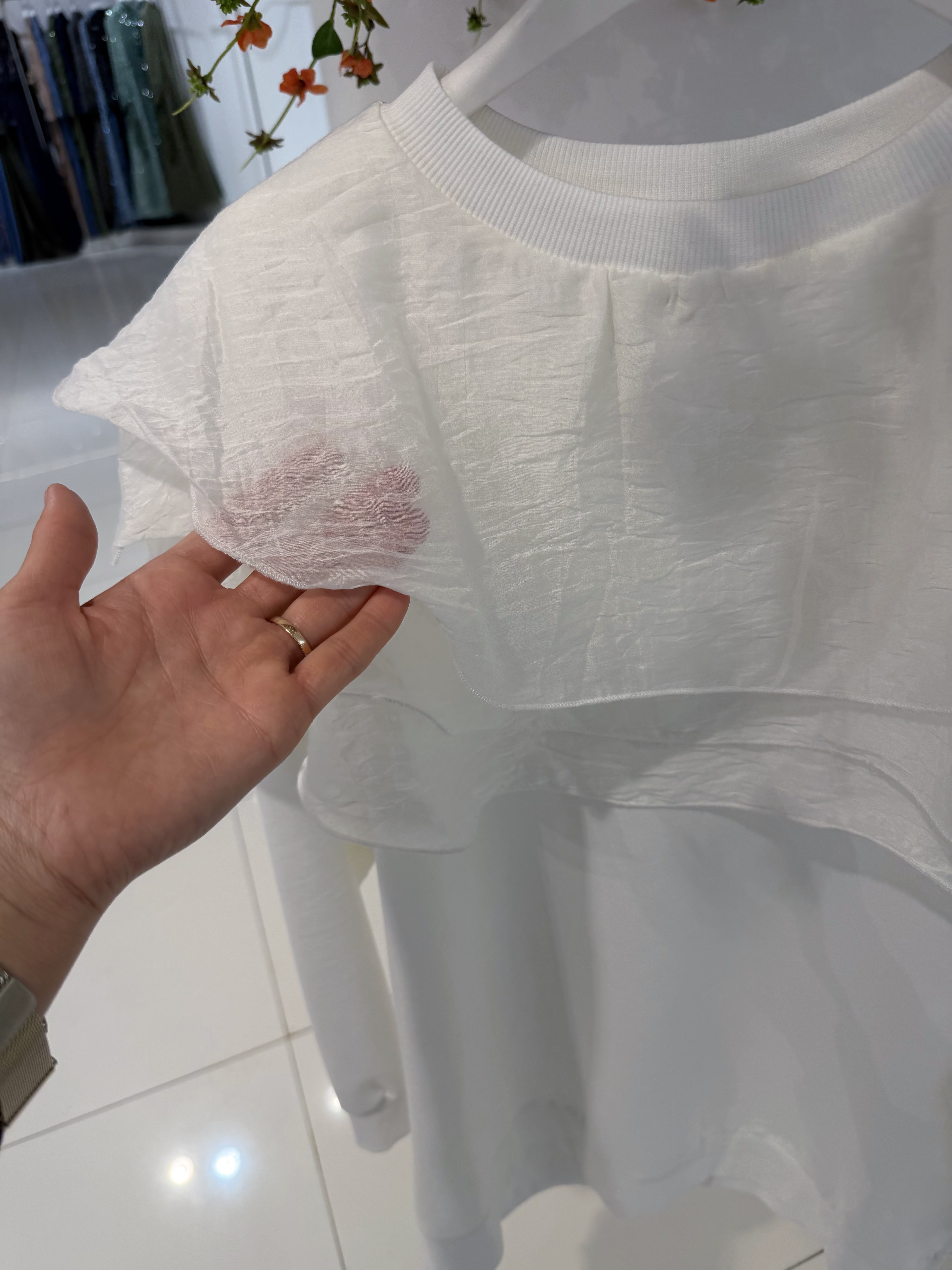 Ekru Renk Romantik Fırfır Detaylı Sweatshirt