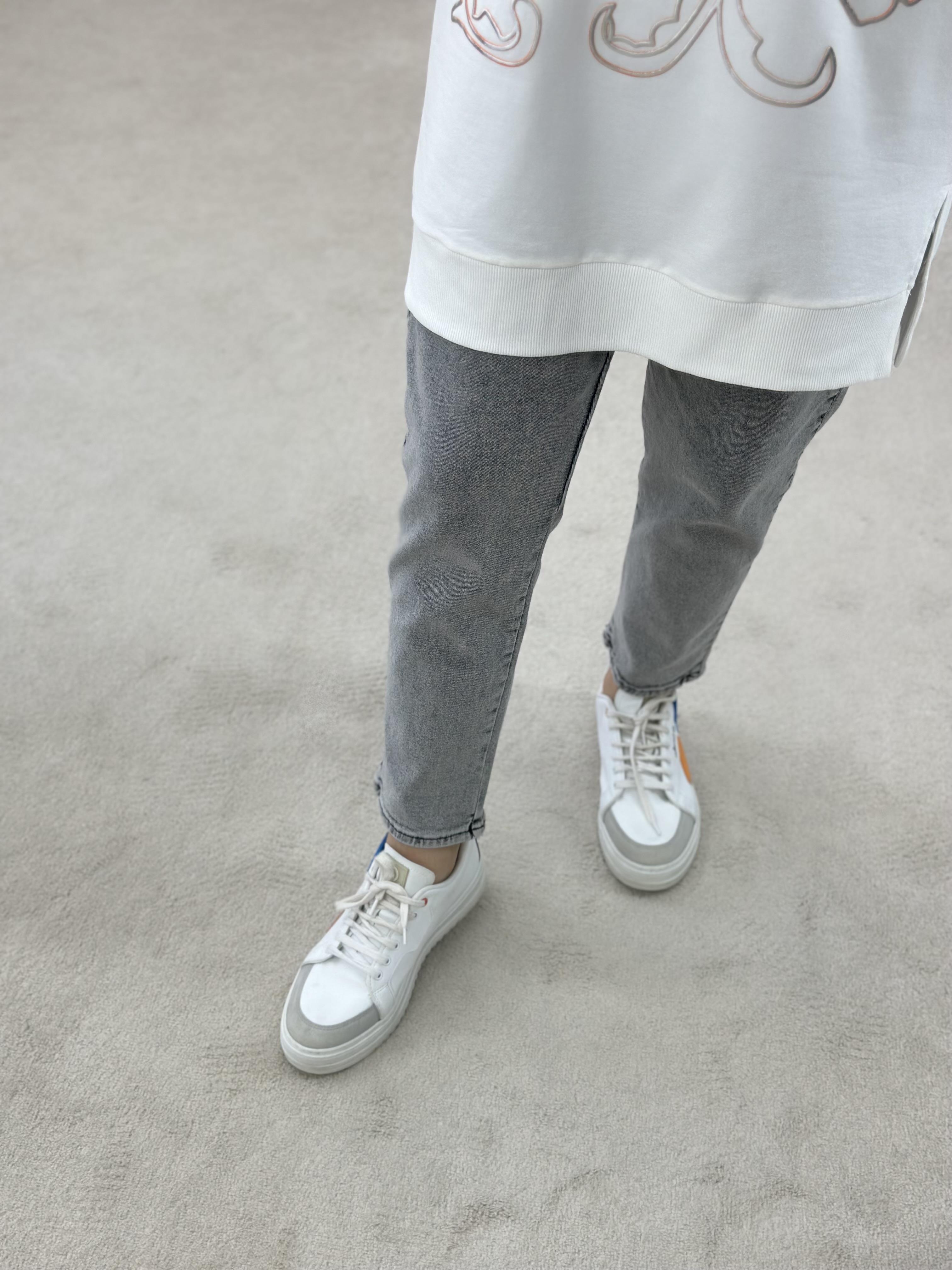 Gri Renk Beli Lastikli Ve Likralı Kadın Denim Pantolon