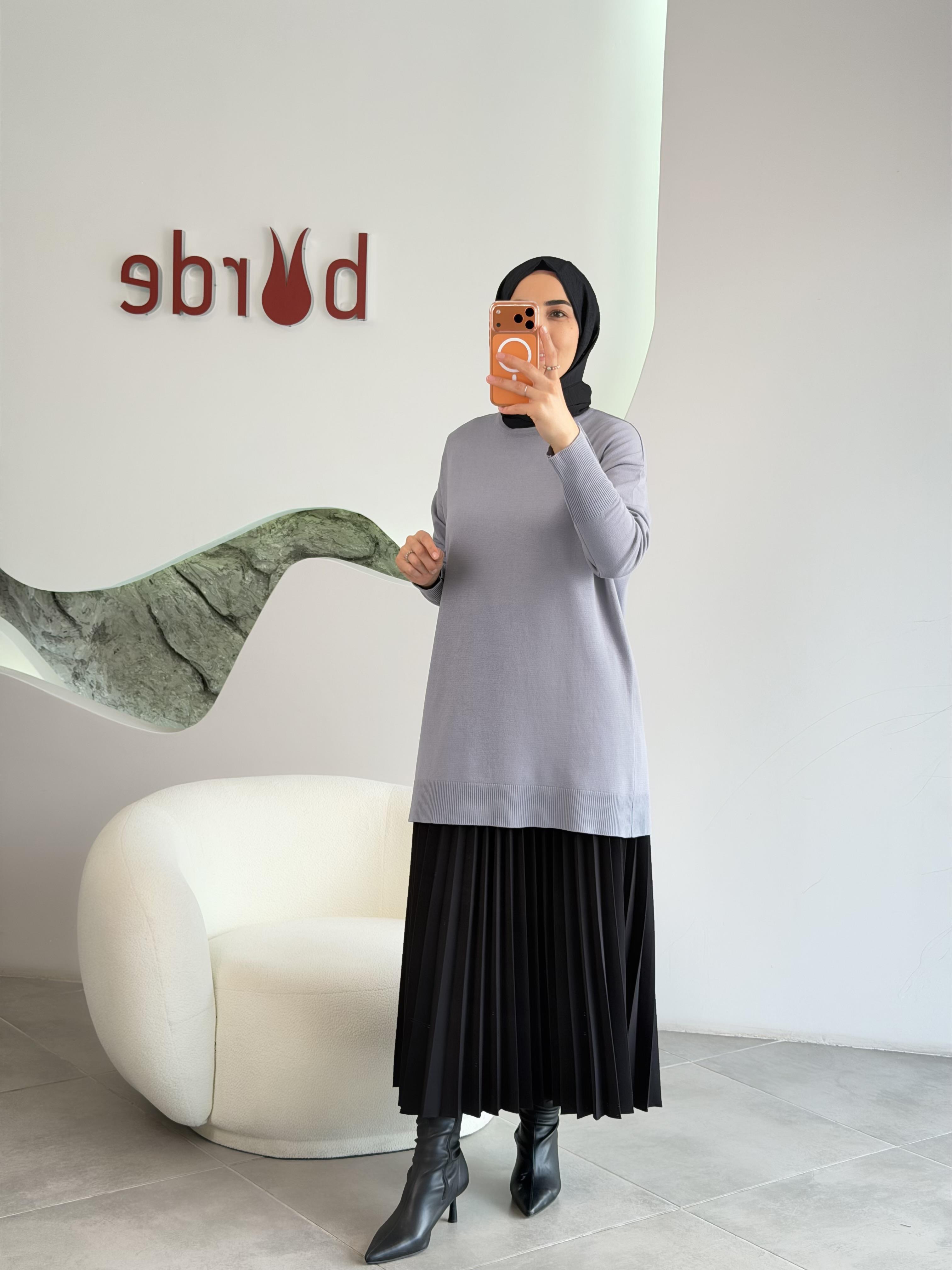 Gri Renk Kol Manşeti  Düğmeli Triko Tunik