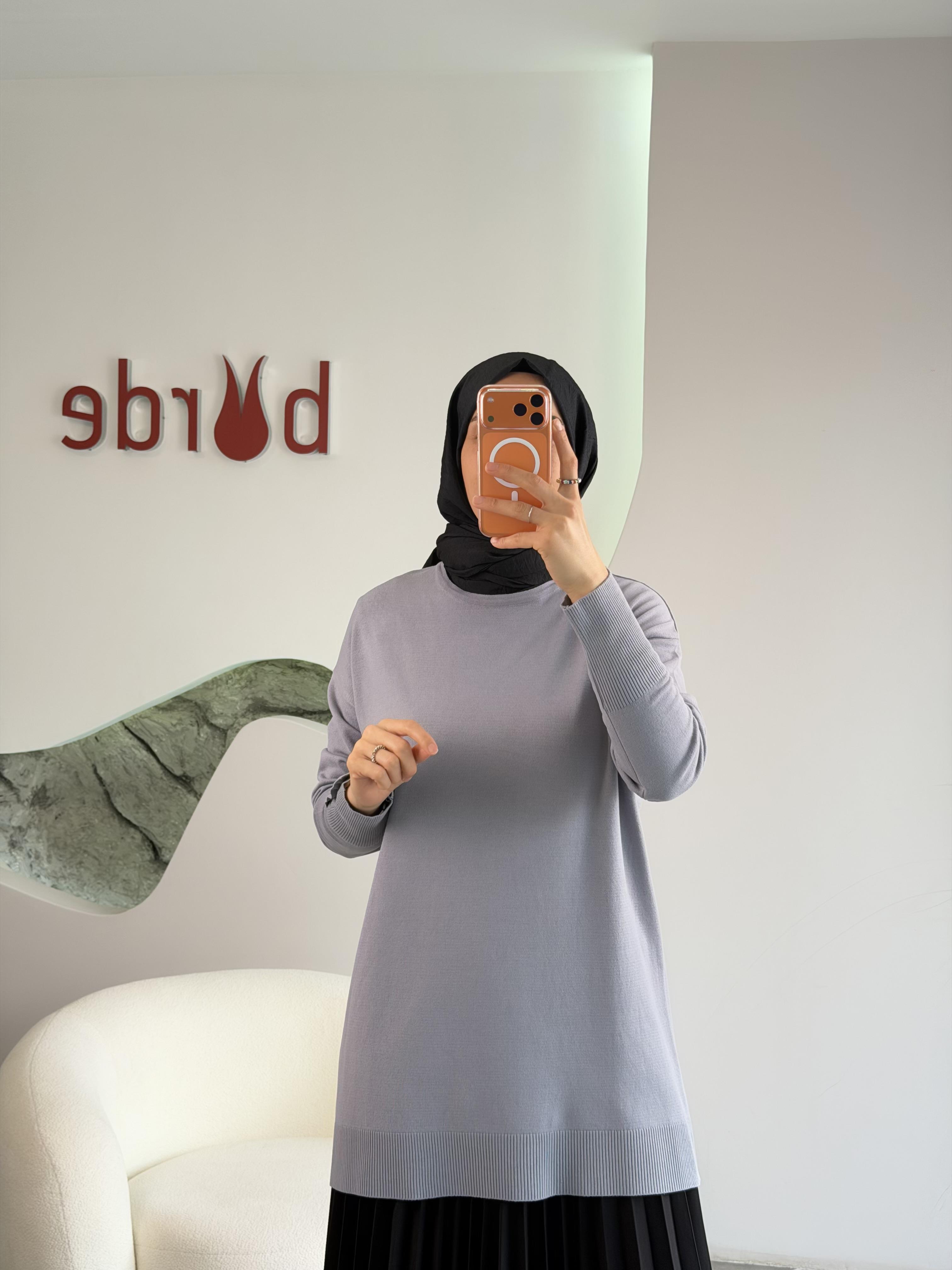 Gri Renk Kol Manşeti  Düğmeli Triko Tunik