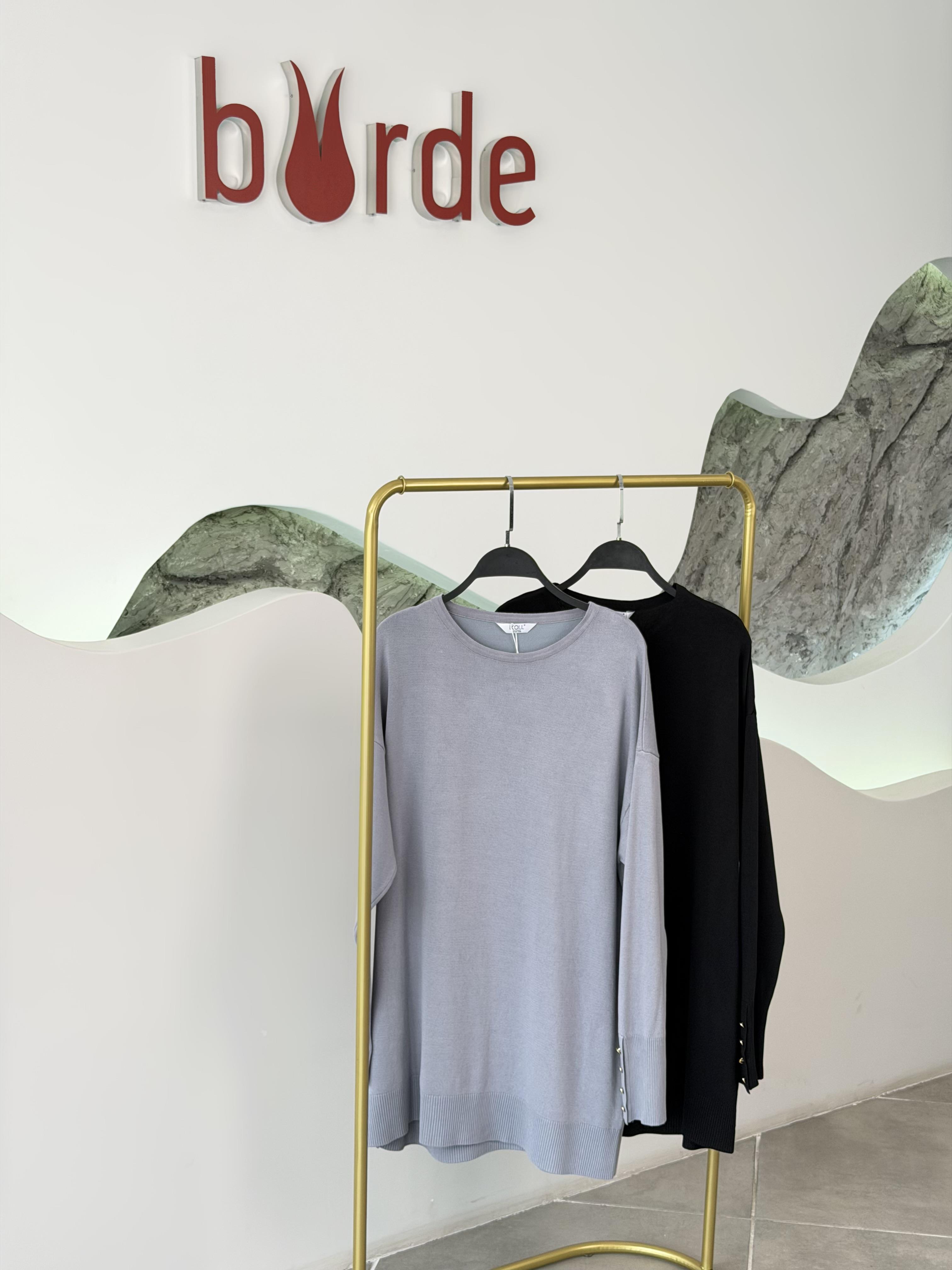 Gri Renk Kol Manşeti  Düğmeli Triko Tunik