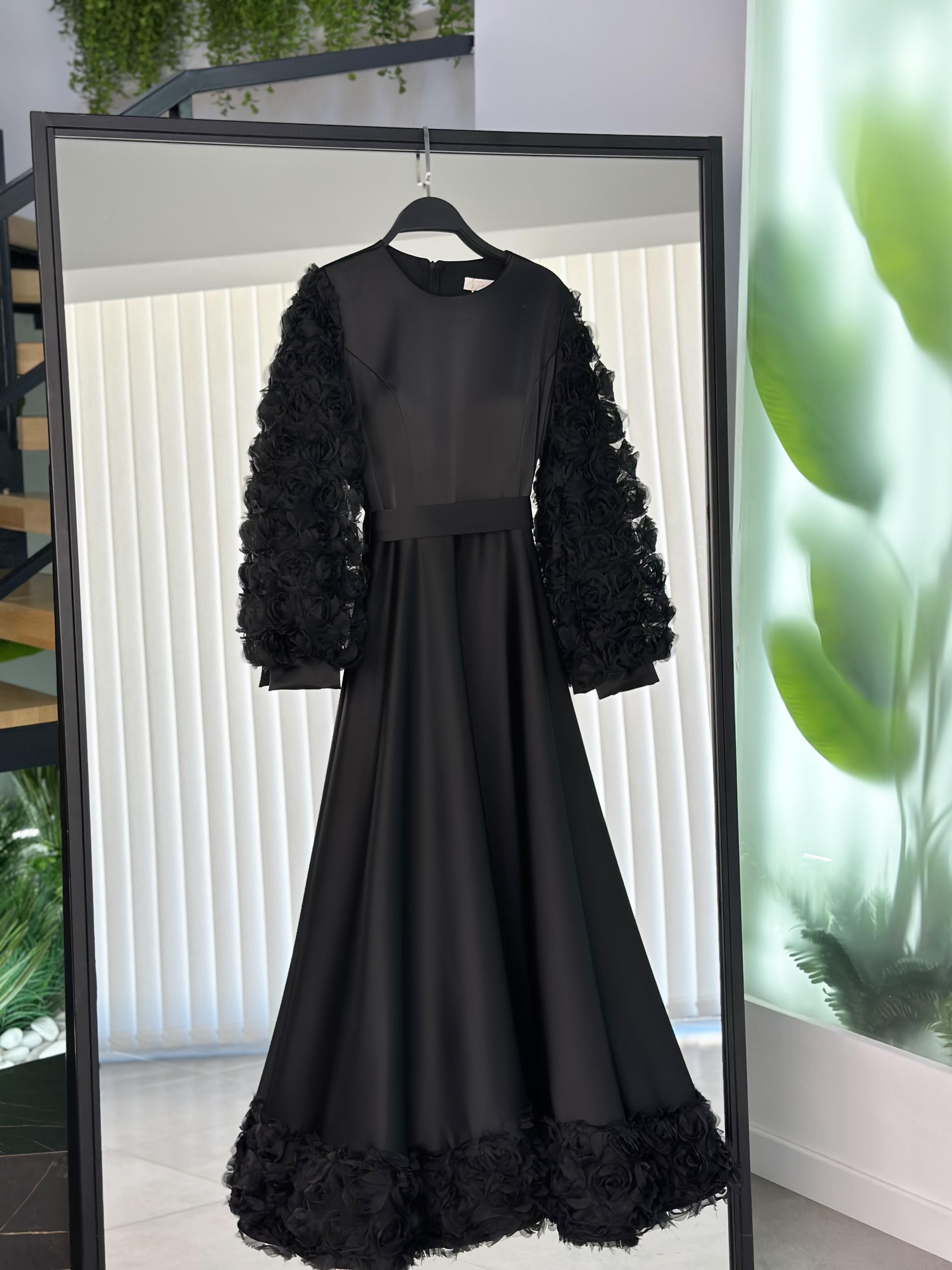 Gül İşlemeli Siyah Renk Kadın Saten Abiye