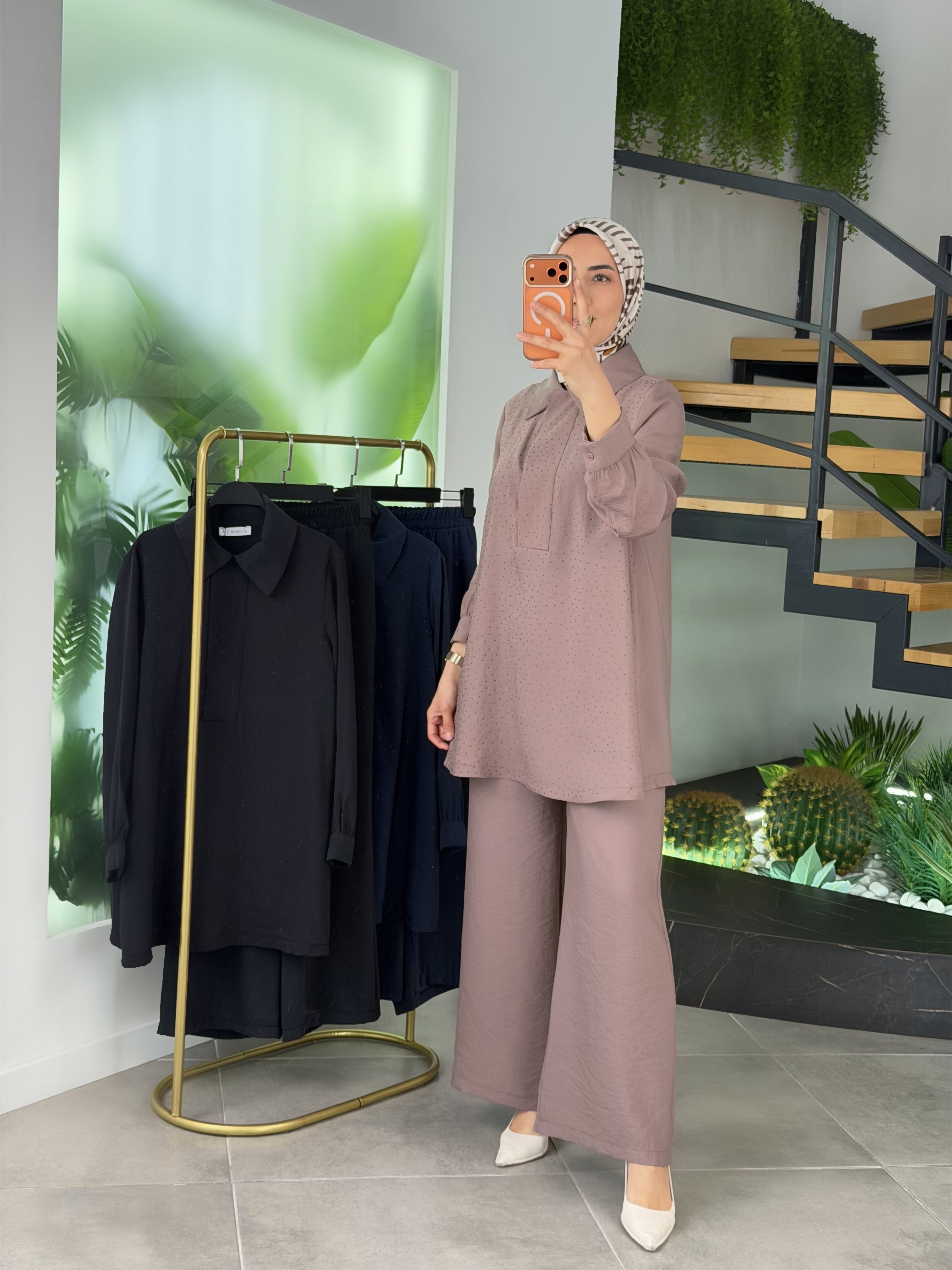 Gül Kurusu Renk Ön Bedeni Serpme Taşlı İkili Takım