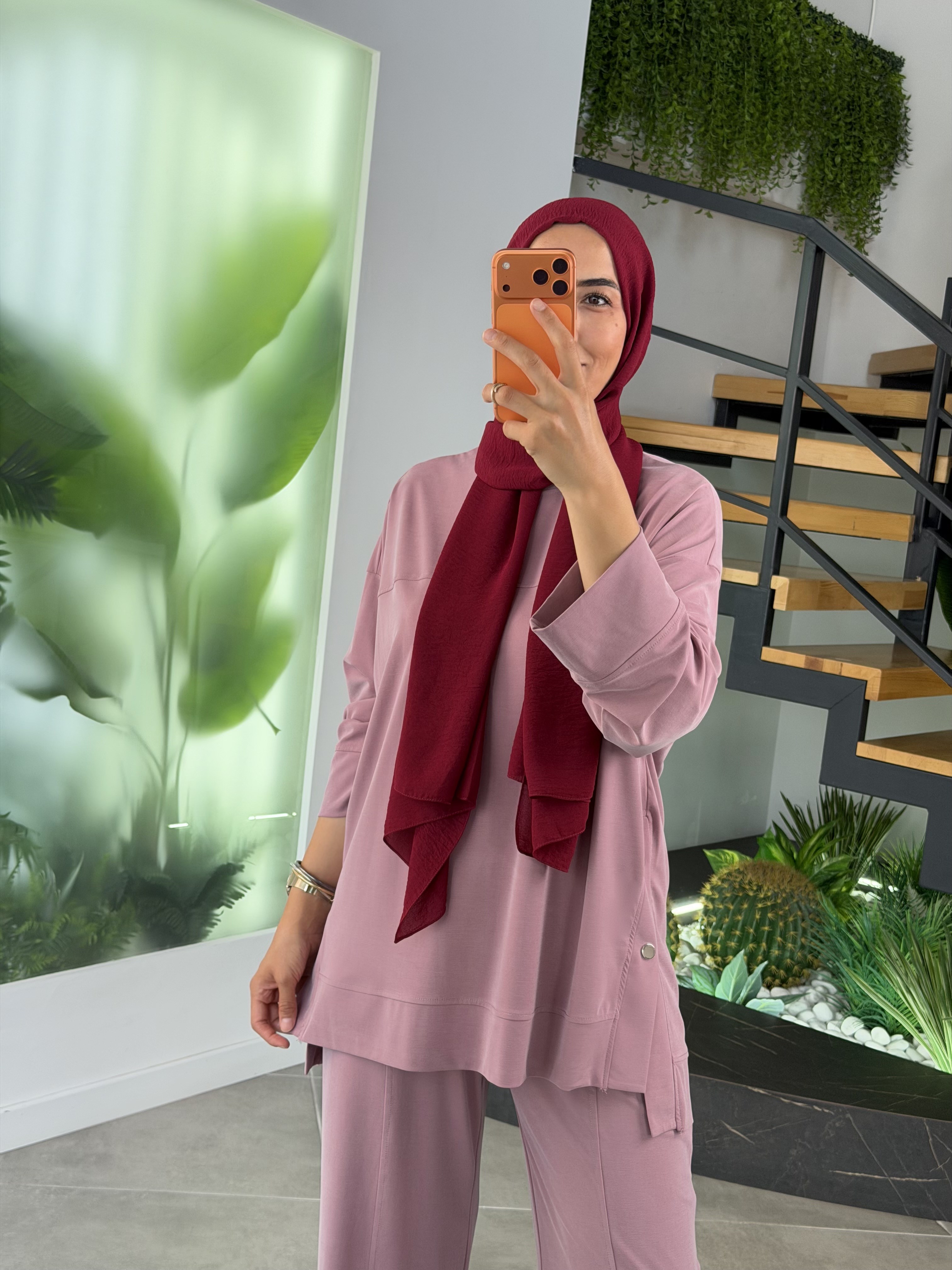 Gül Renk Çıtçıt Detaylı Pantolonlu Takım