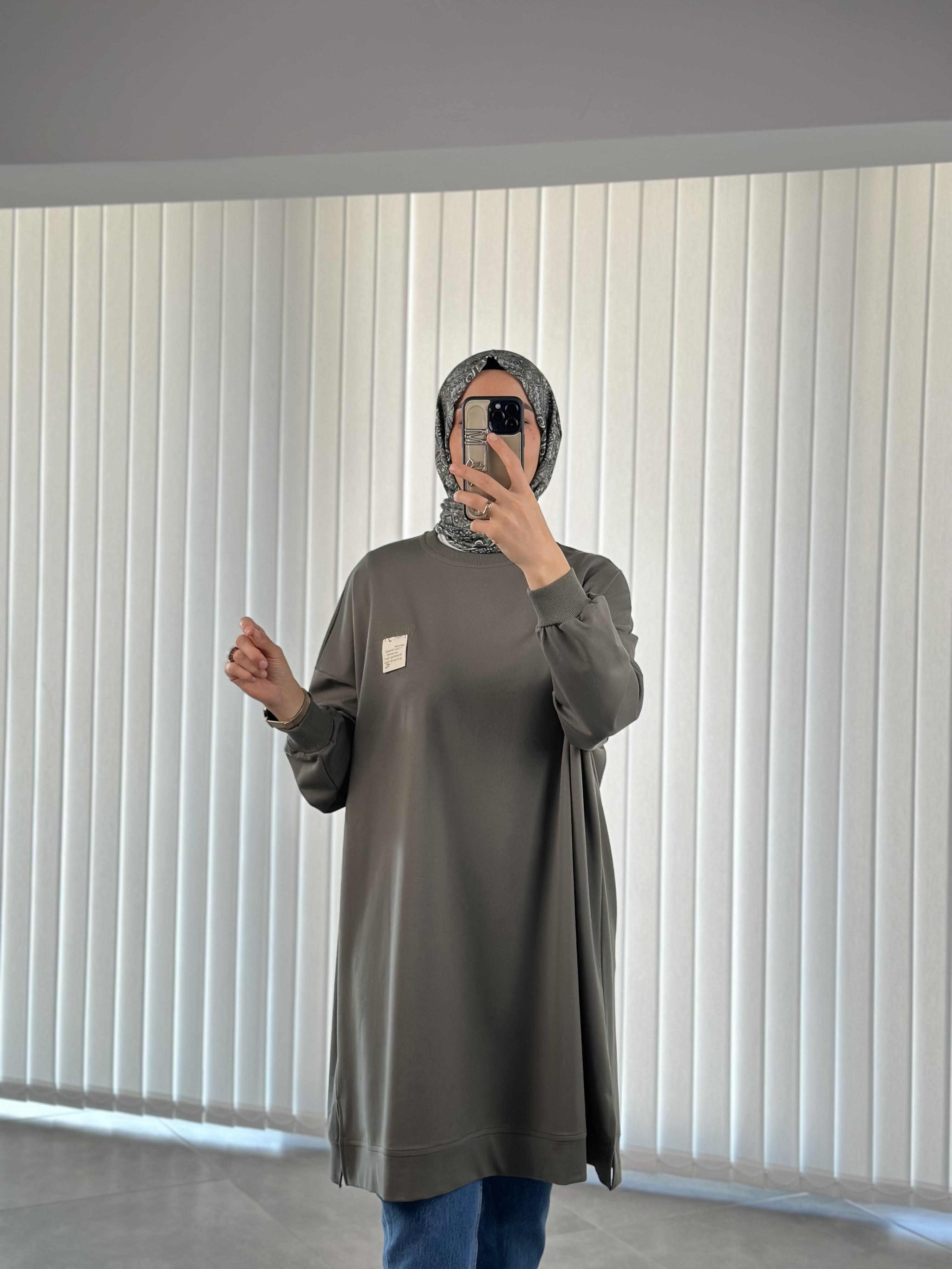 Haki Renk Etiket Ve Nakış Detaylı Oversize Kadın Sweatshırt
