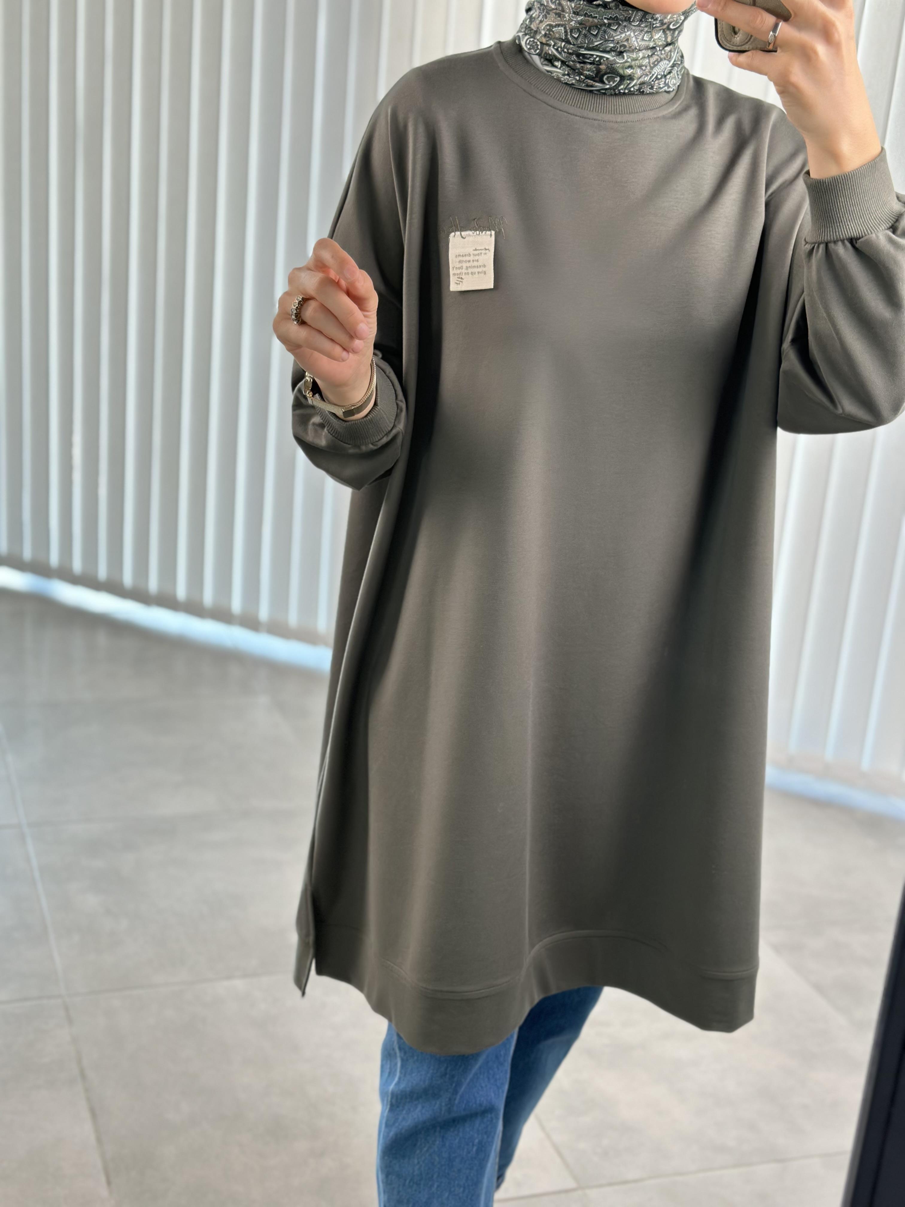 Haki Renk Etiket Ve Nakış Detaylı Oversize Kadın Sweatshırt