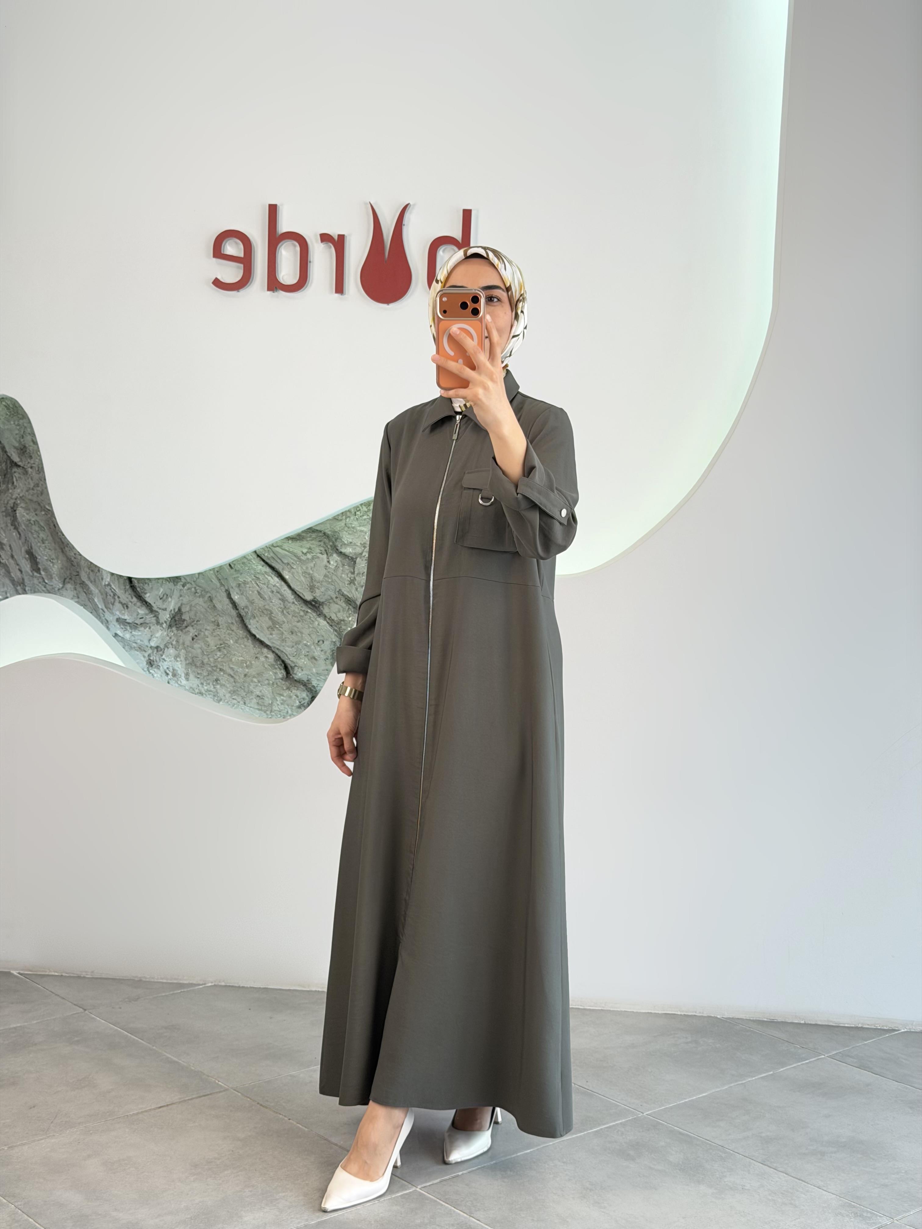 Haki Renk Fermuarlı Kolları Apoletli Elbise