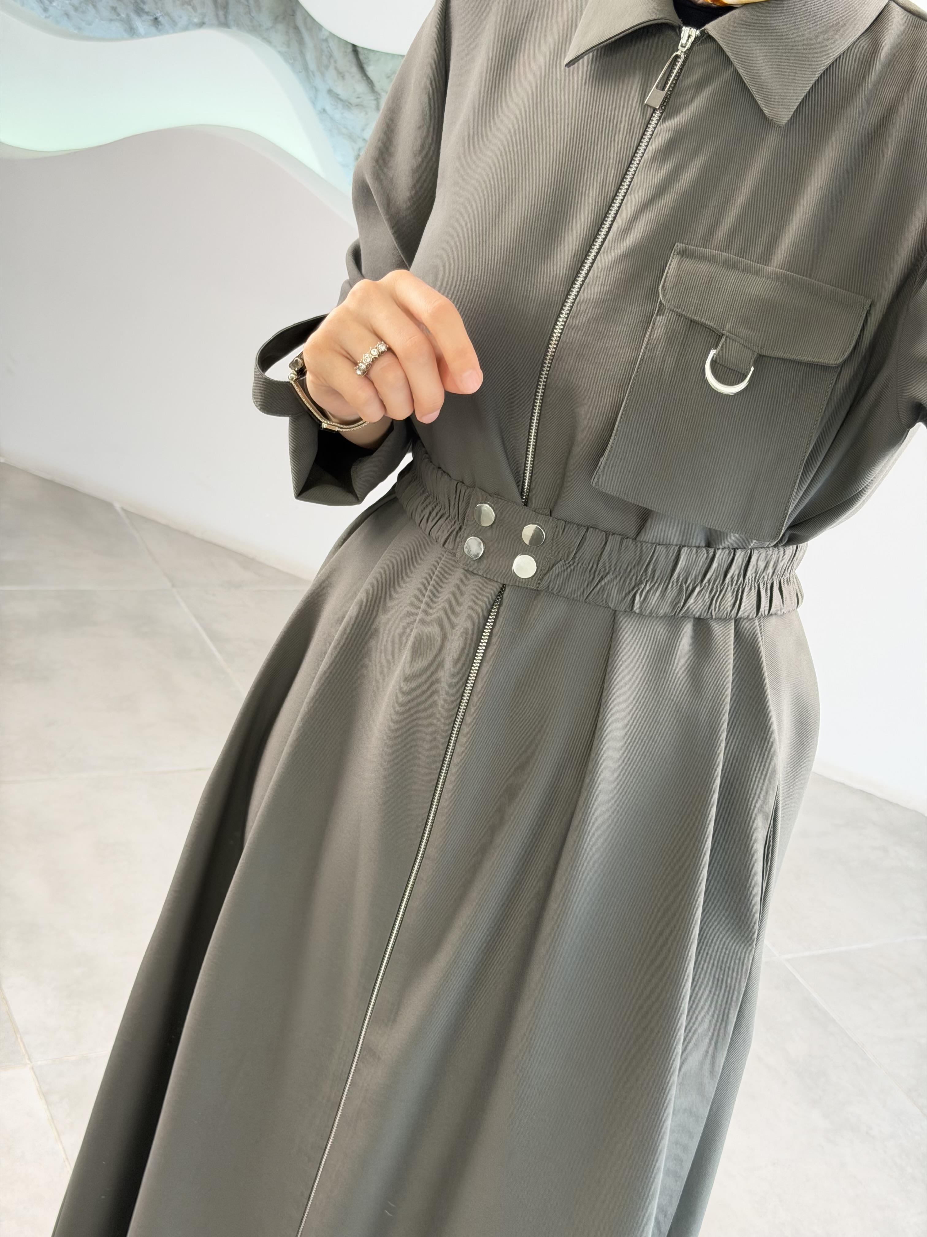 Haki Renk Fermuarlı Kolları Apoletli Elbise