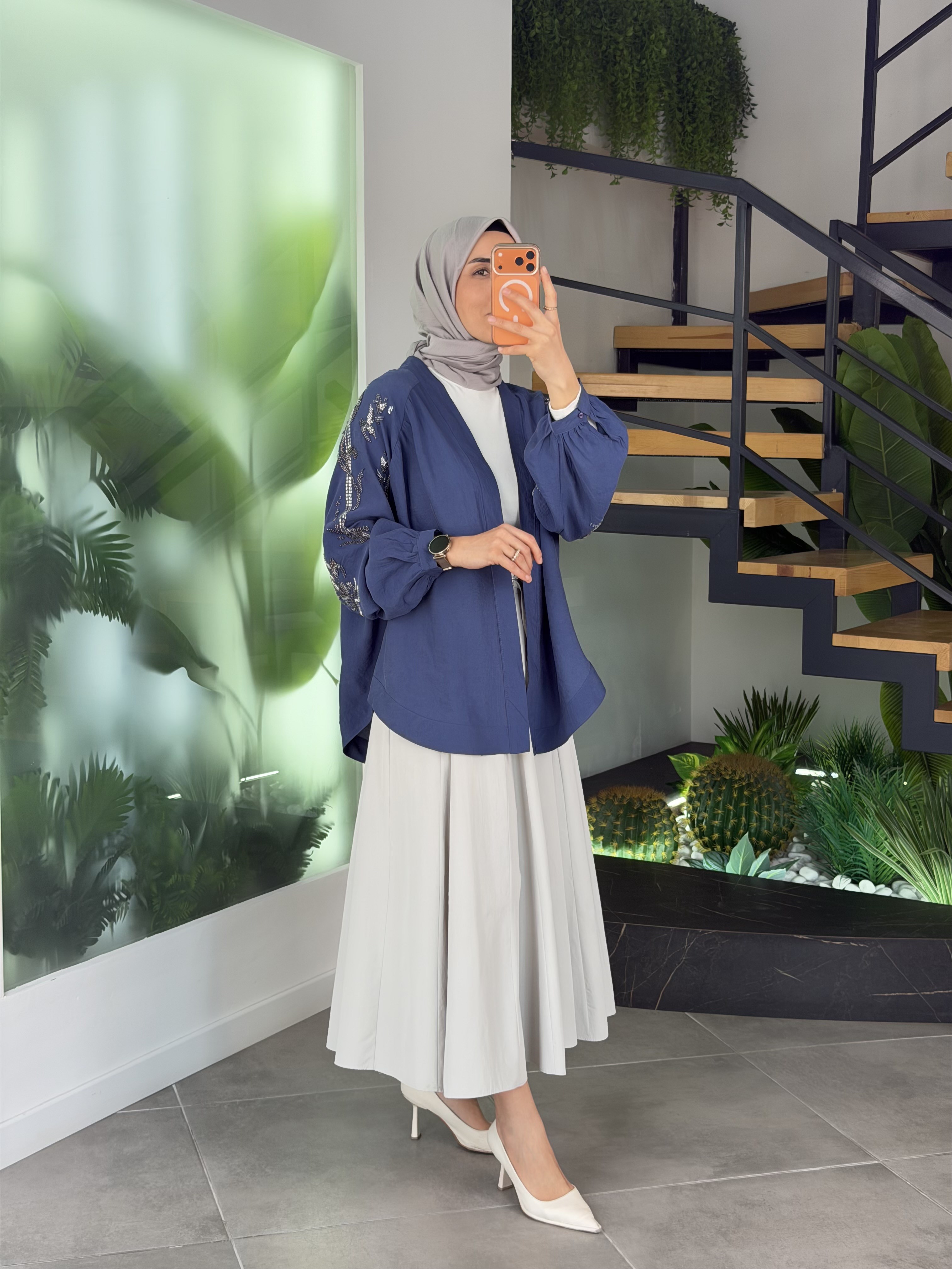 İndigo Renk Boncuk İşlemeli Kimono