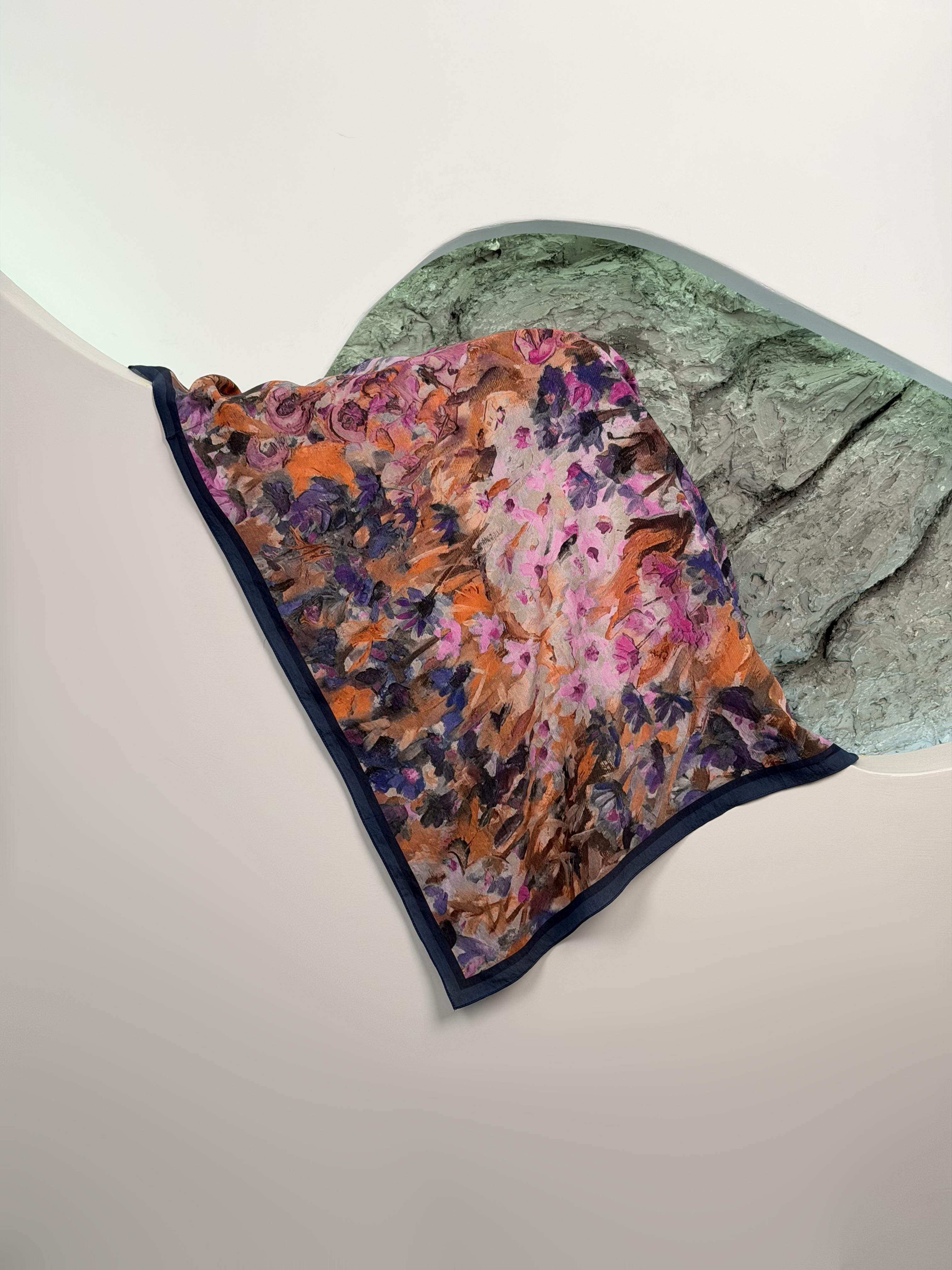 İndigo Renk Soft Floral Eşarp