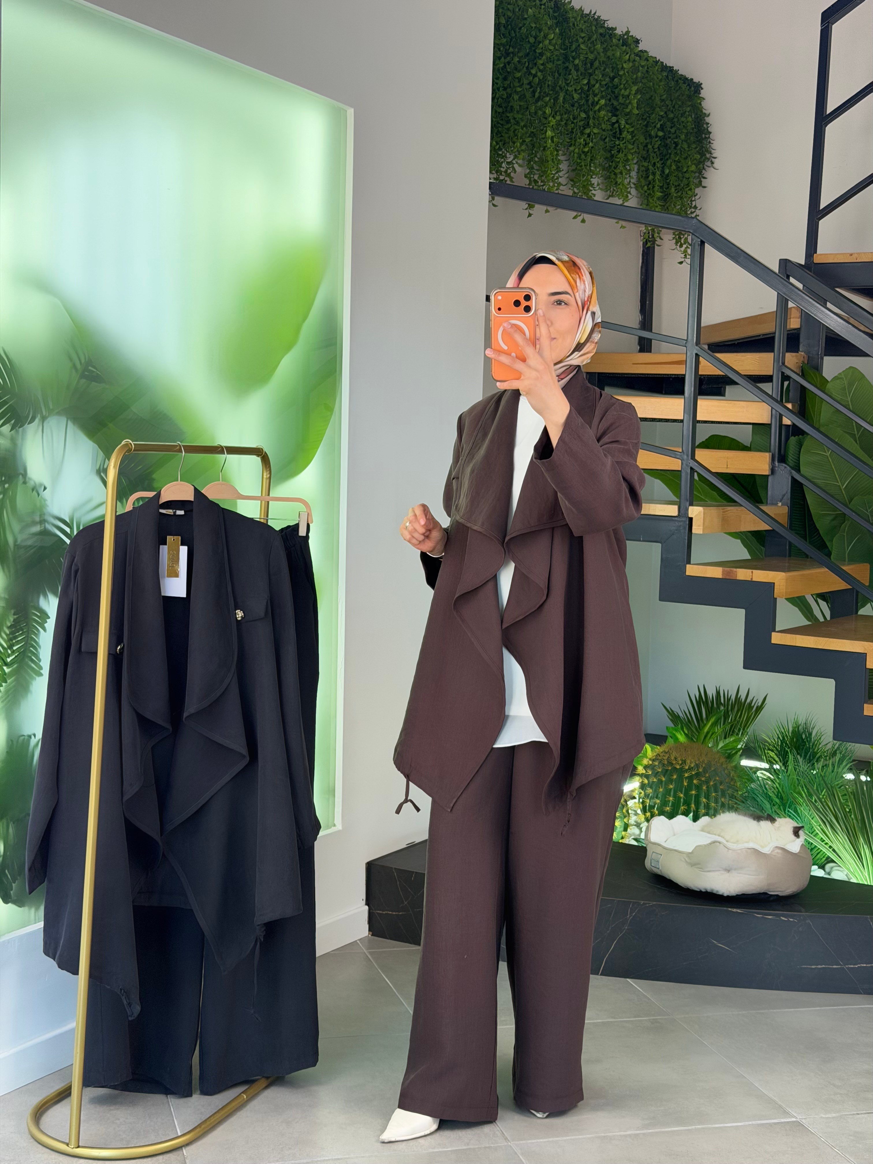 Kahve Renk Akışkan Kesim Şal Yaka Plus Size Takım