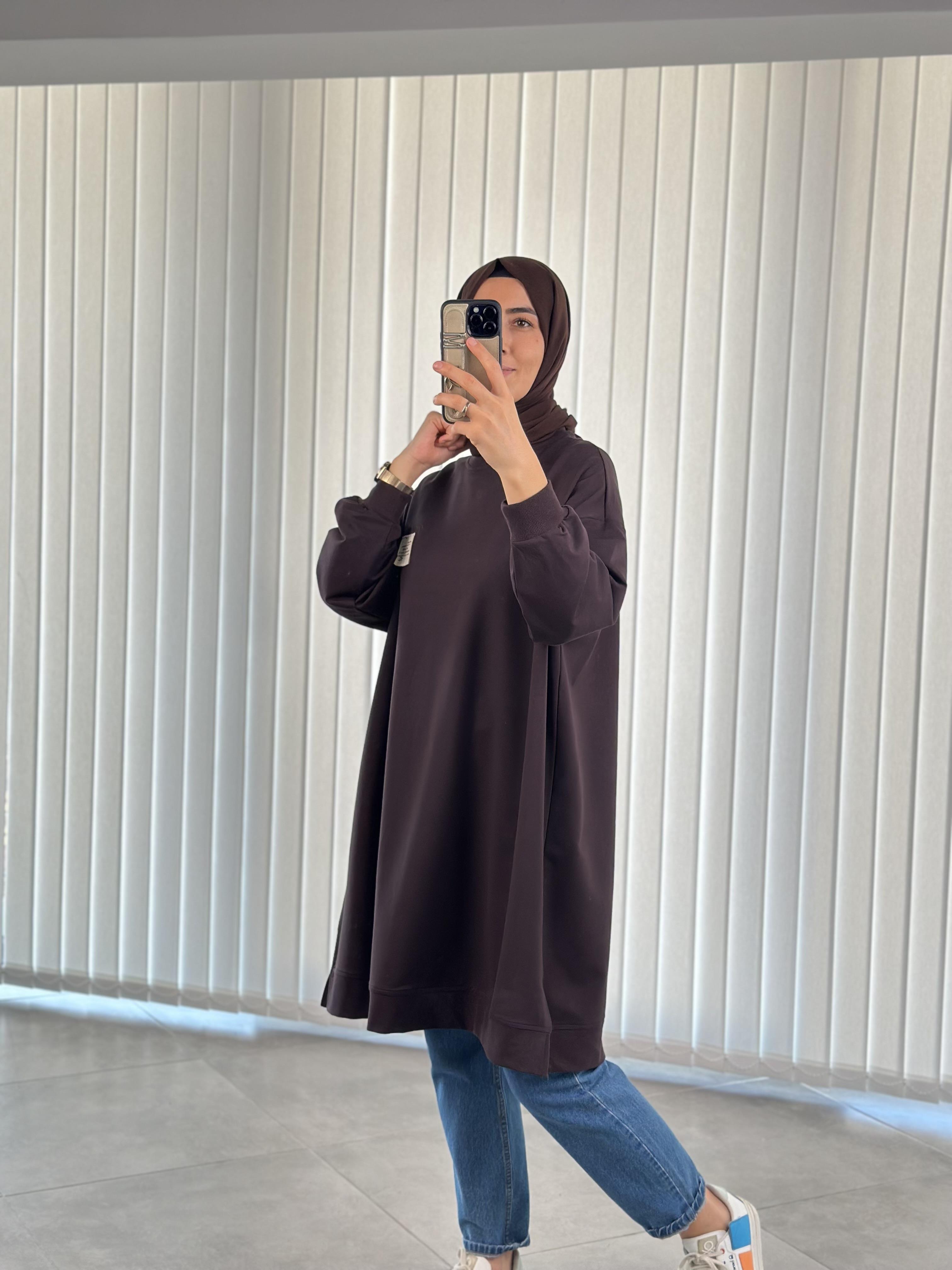 Kahve Renk Etiket Ve Nakış Detaylı Oversize Kadın Sweatshırt