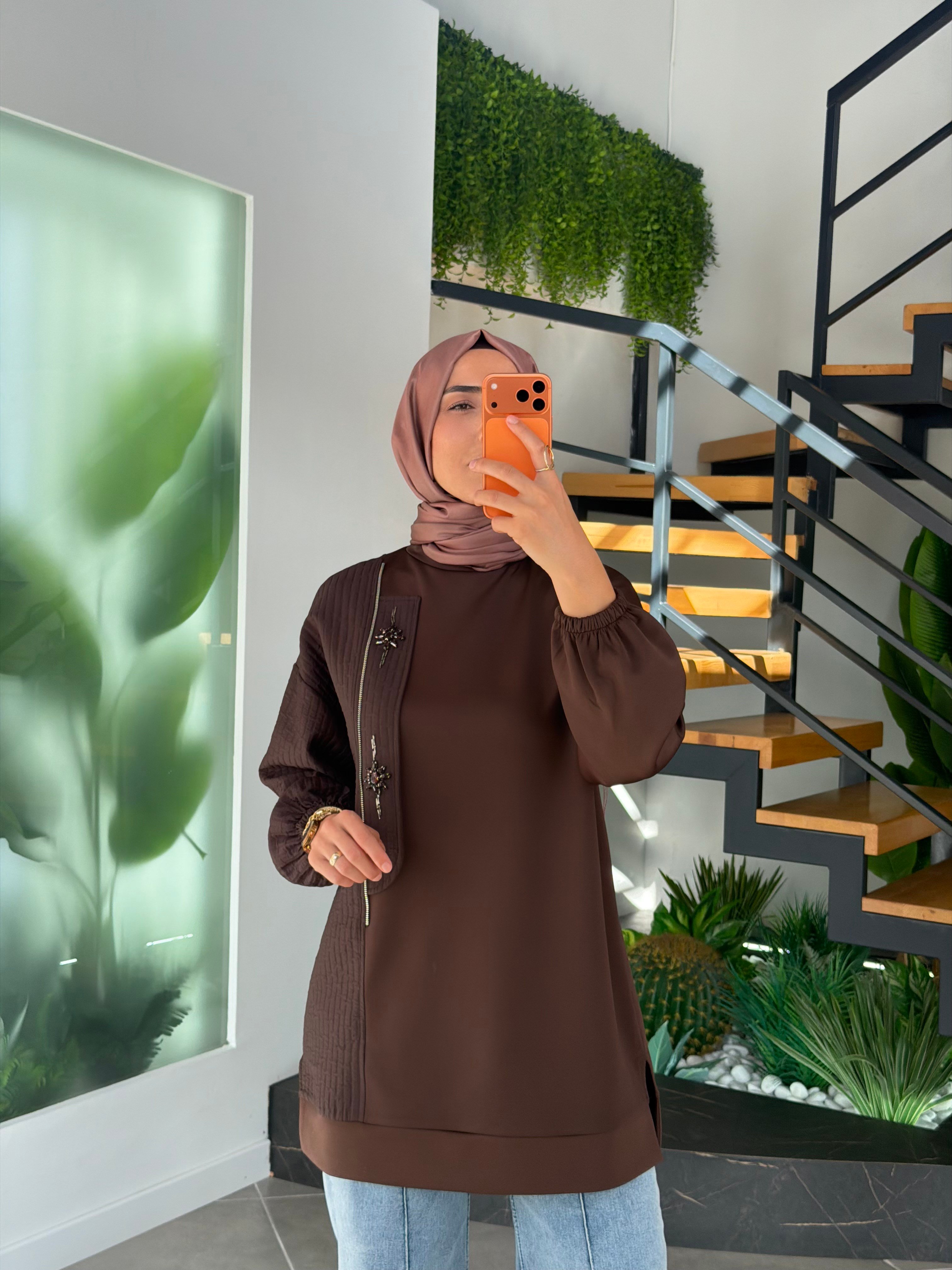 Kahve Renk Fermuar Ve Boncuk Detaylı Sweatshirt