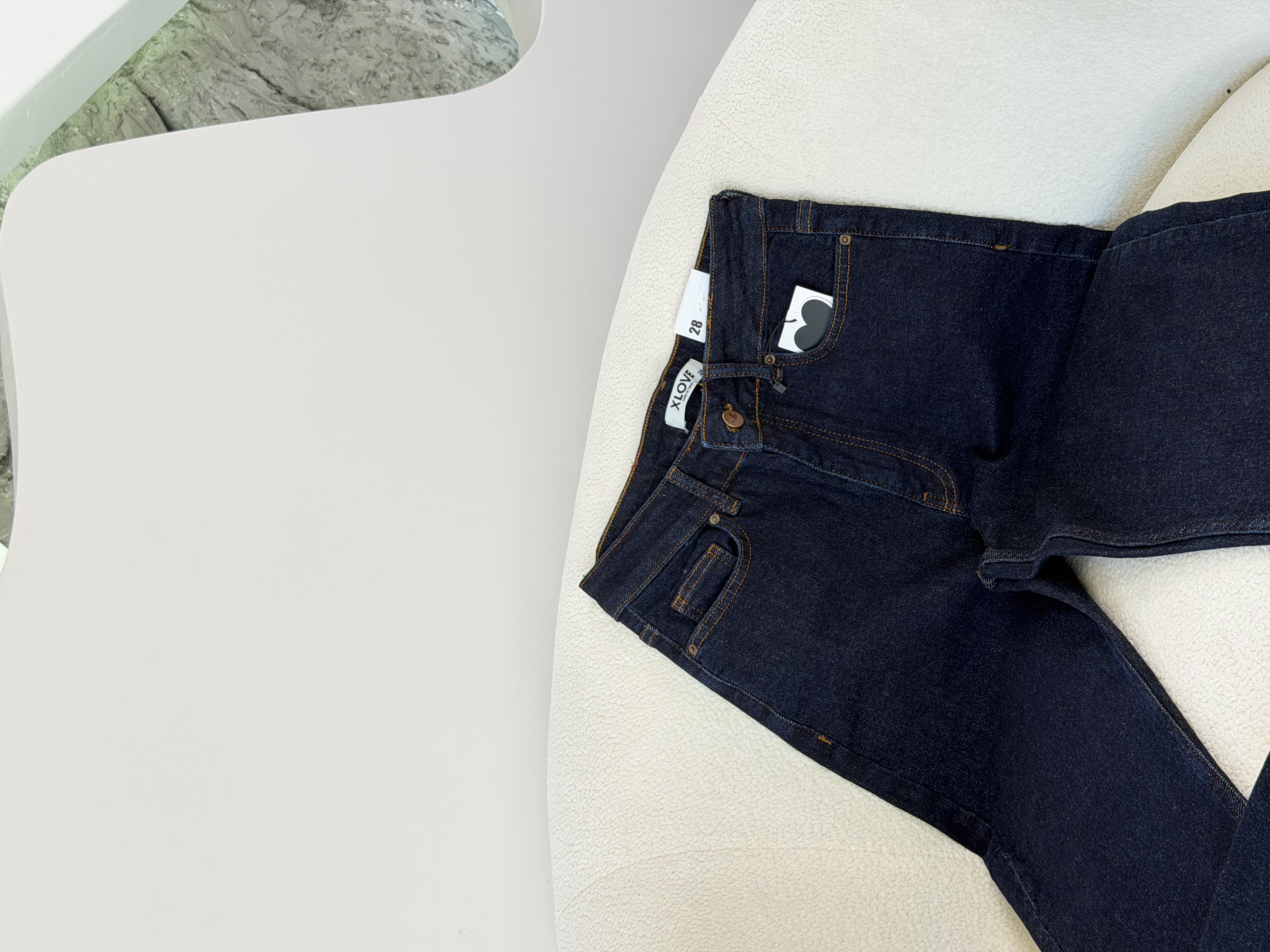 Koyu Mavi Renk Beli Kemerli Jean