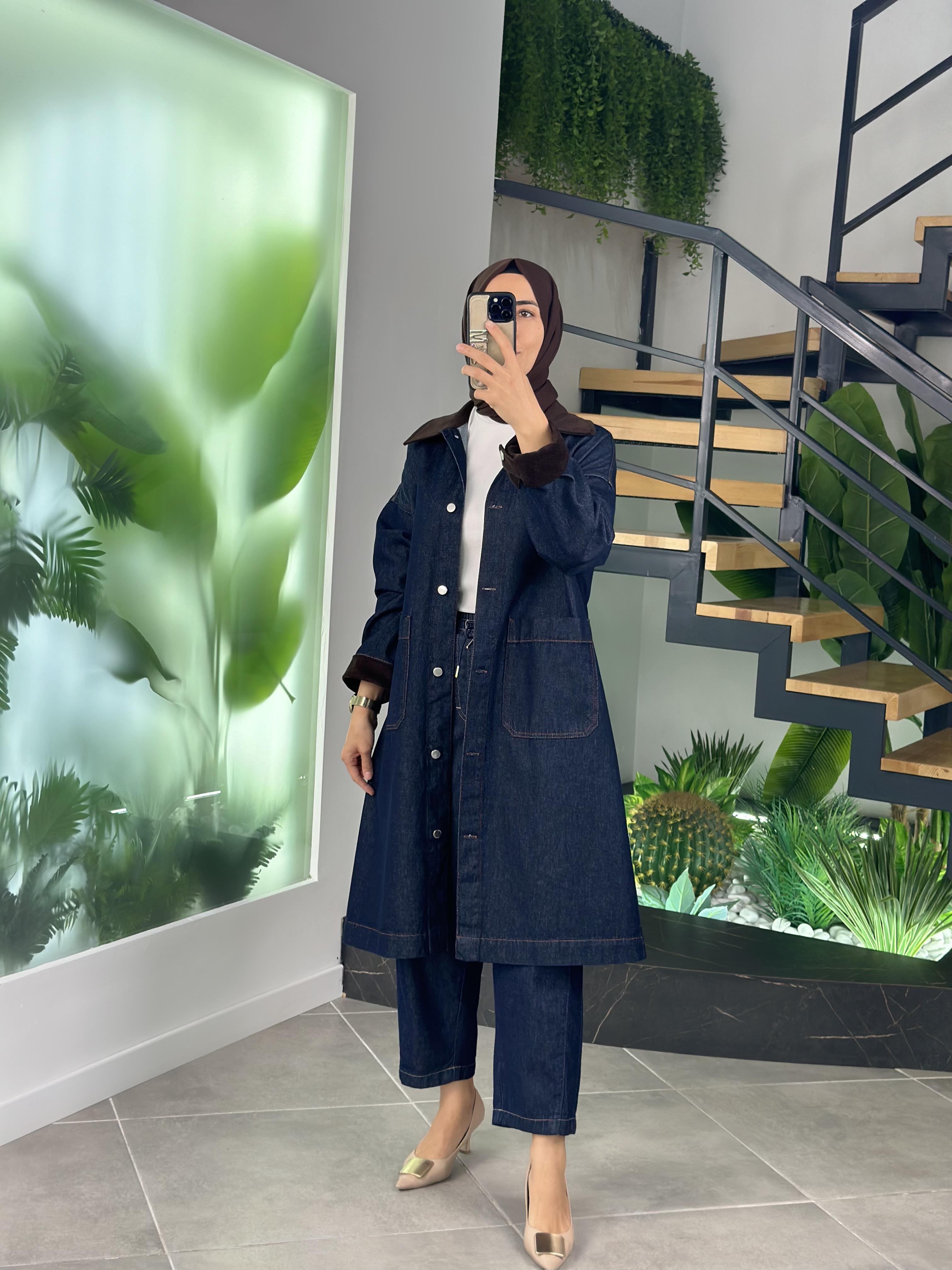 Lacivert Renk Konik Fit Kadın Denim Pantolon