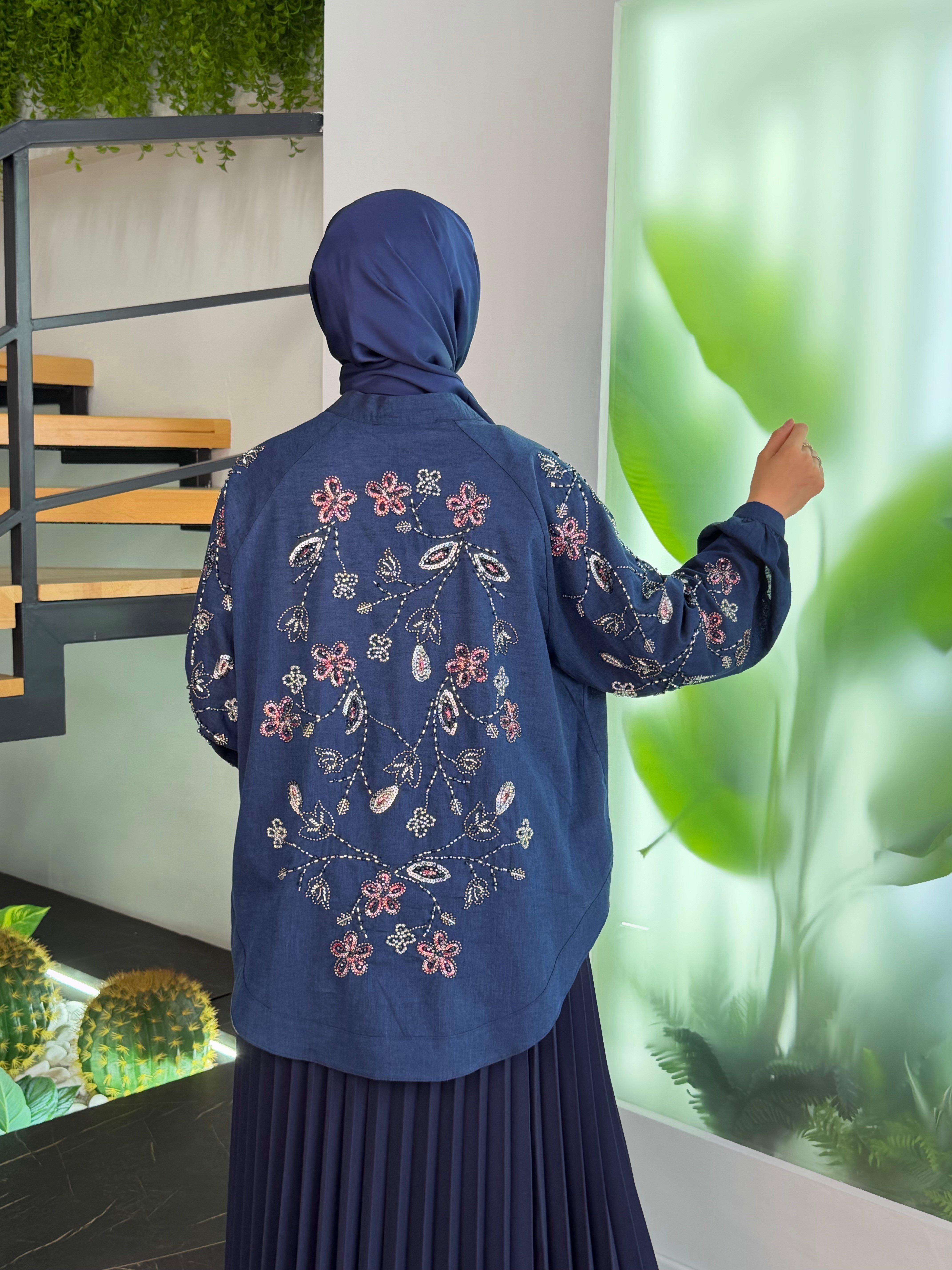 Lacivert Renk Taş Boncuk Ve Pulet İşlemeli Kimono