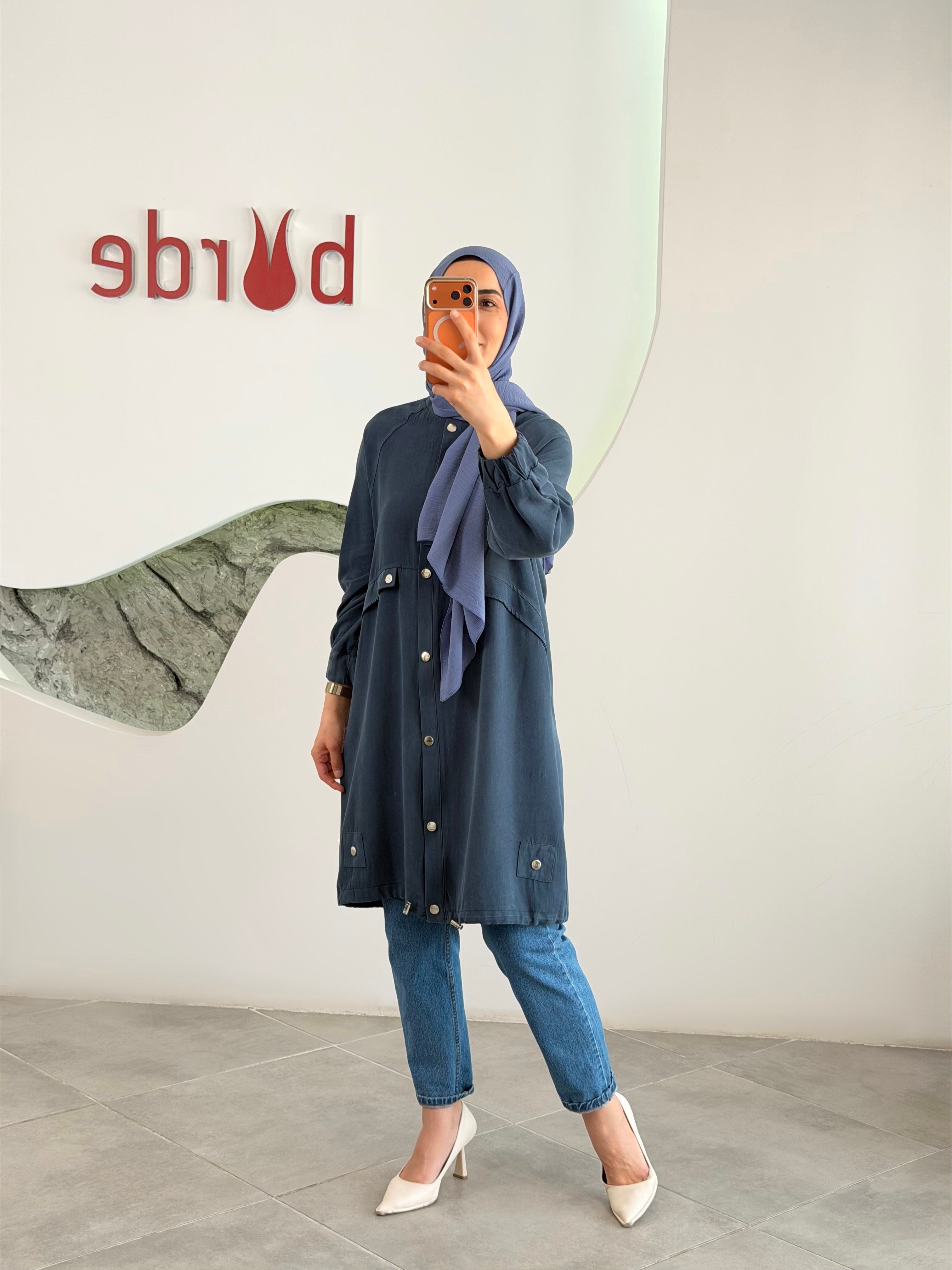 Lacivert Renk Tensel Kumaş Çıtçıtlı Giy-Çık | Rahat Kadın Kap & Günlük Kombin