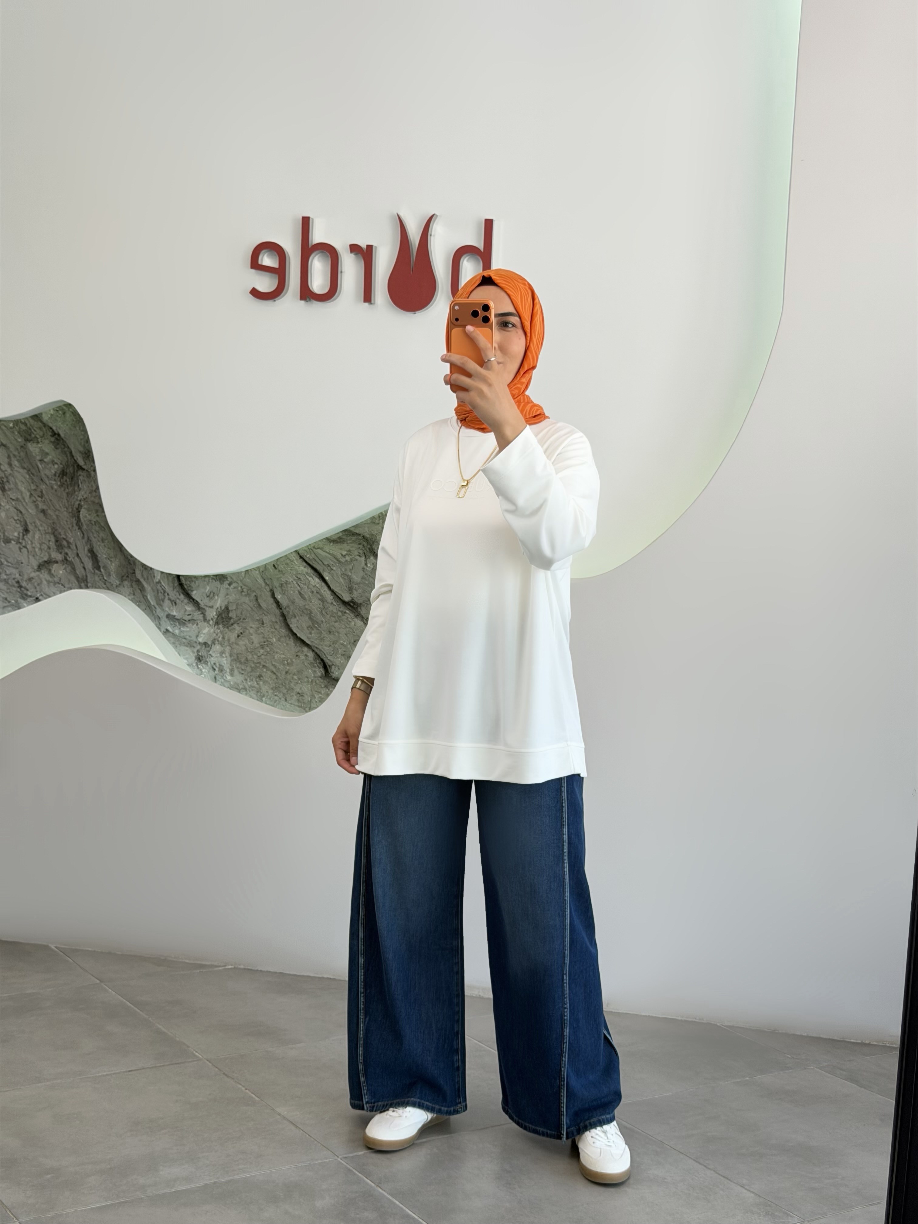 Mavi Renk Özel Dikiş Detaylı Jean