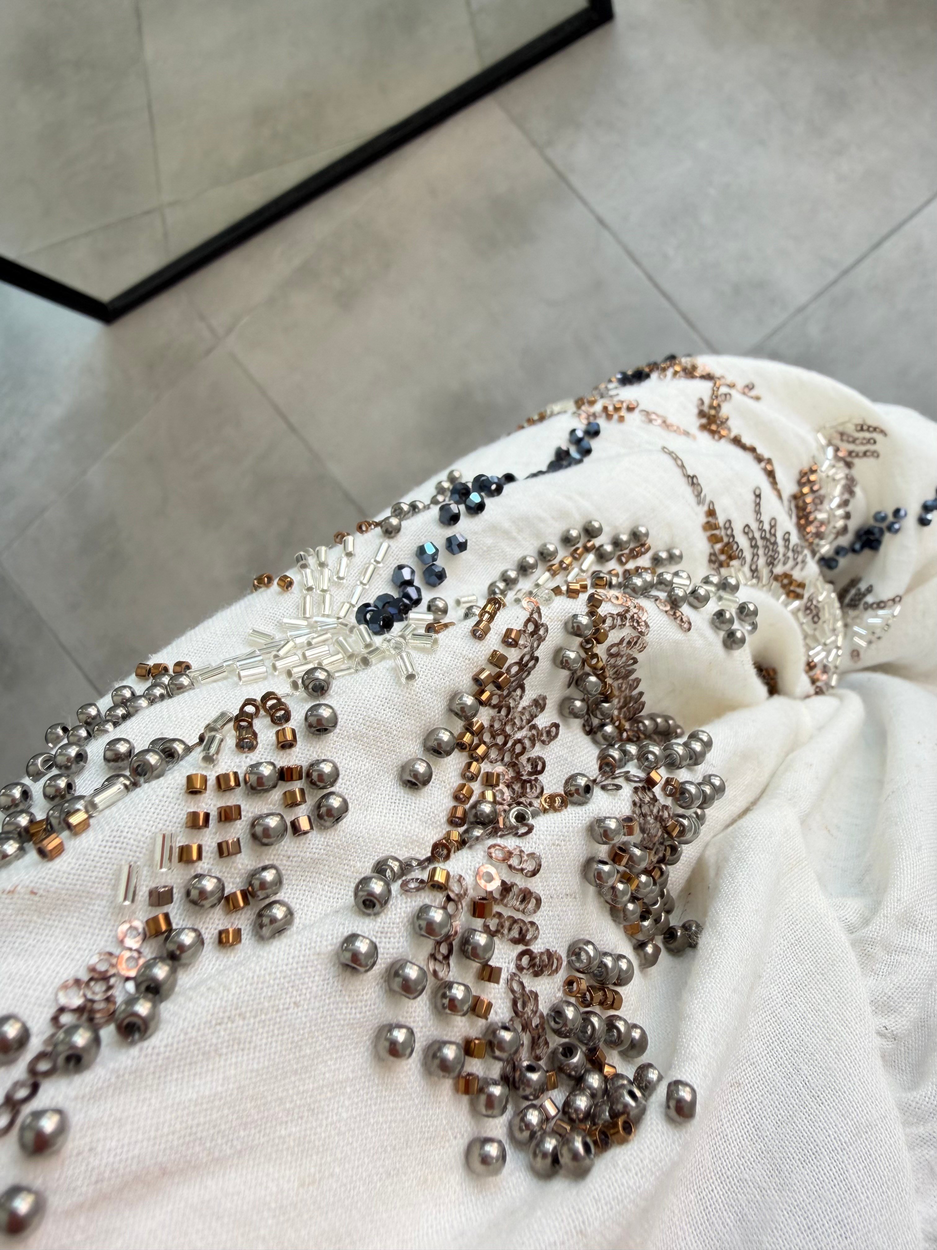 Naturel Renk Taş Boncuk İşlemeli Kimono