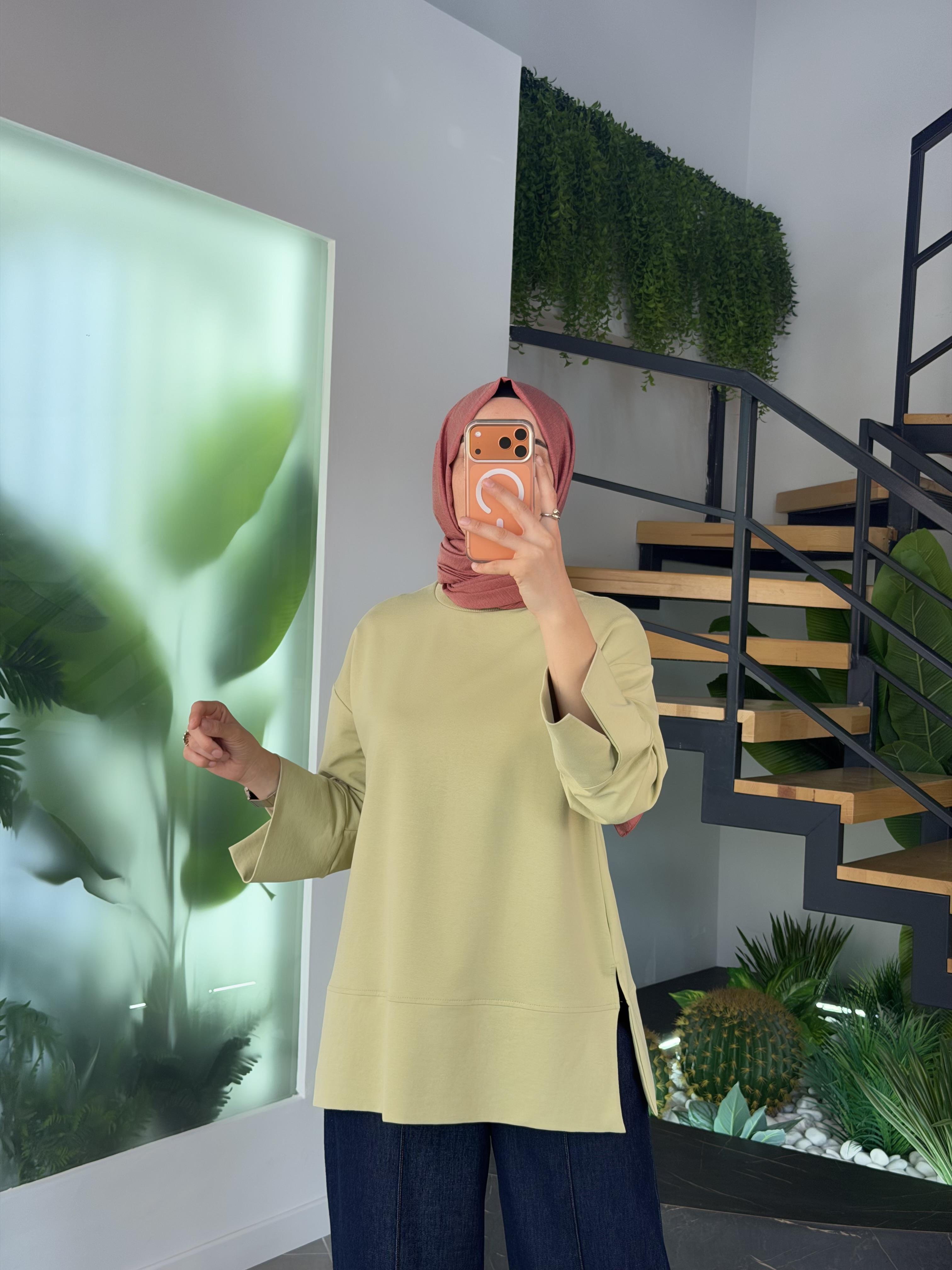 Olive Renk Yandan Yırtmaçlı Basıc Sweatshirt