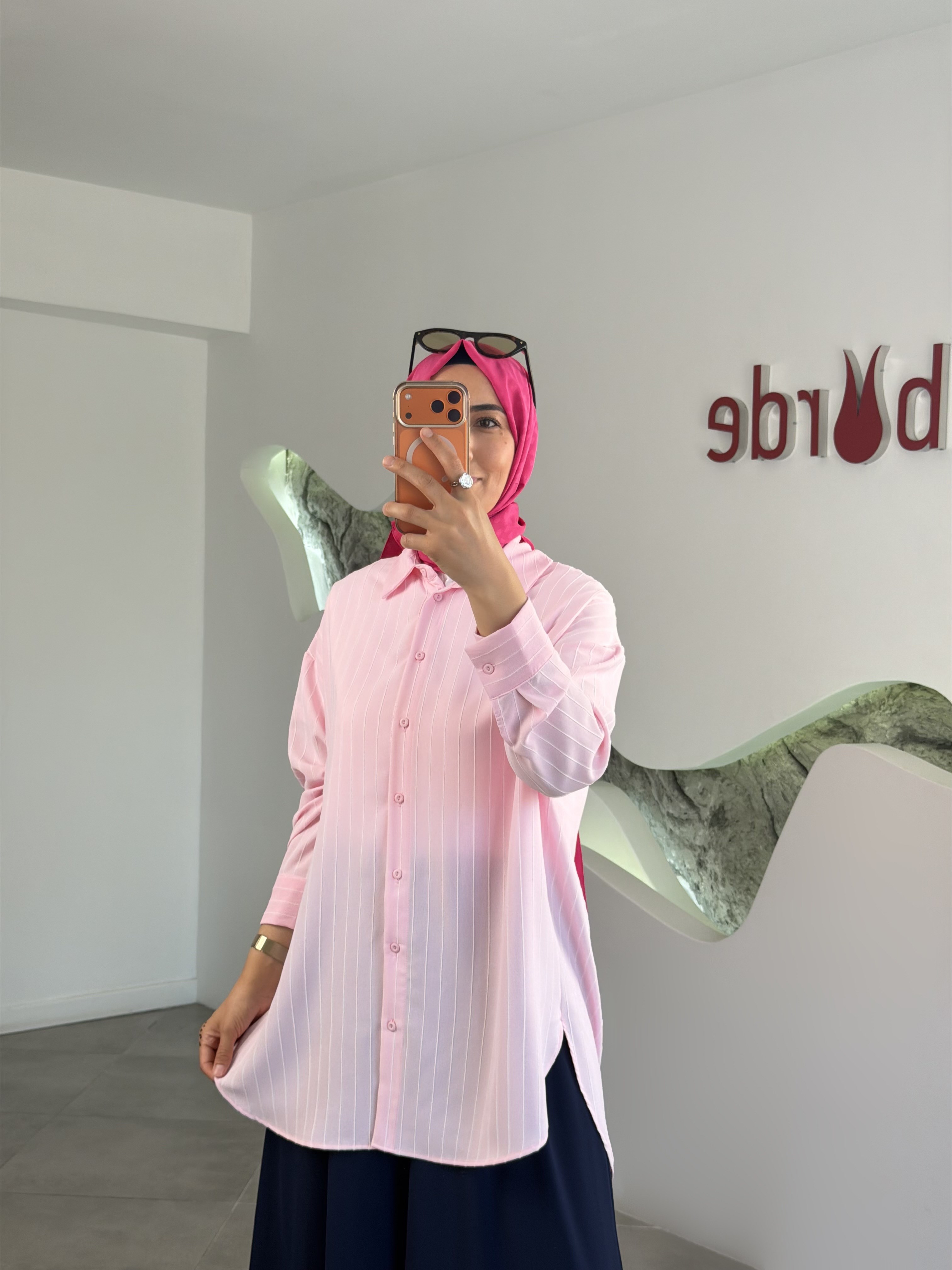 Pembe Renk Çizgili Basıc Gömlek