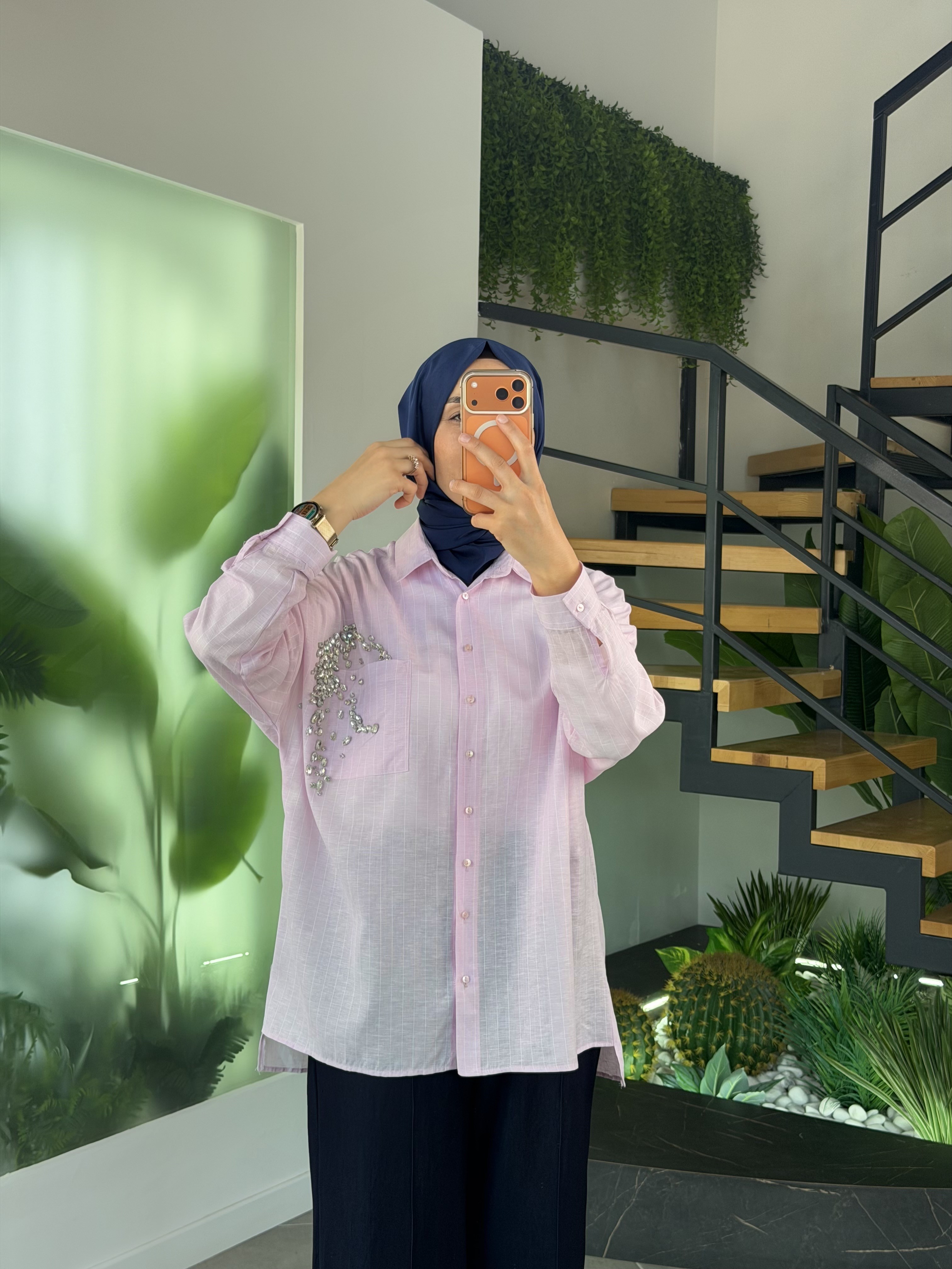 Pudra Renk Taş işlemeli Çizgili Gömlek