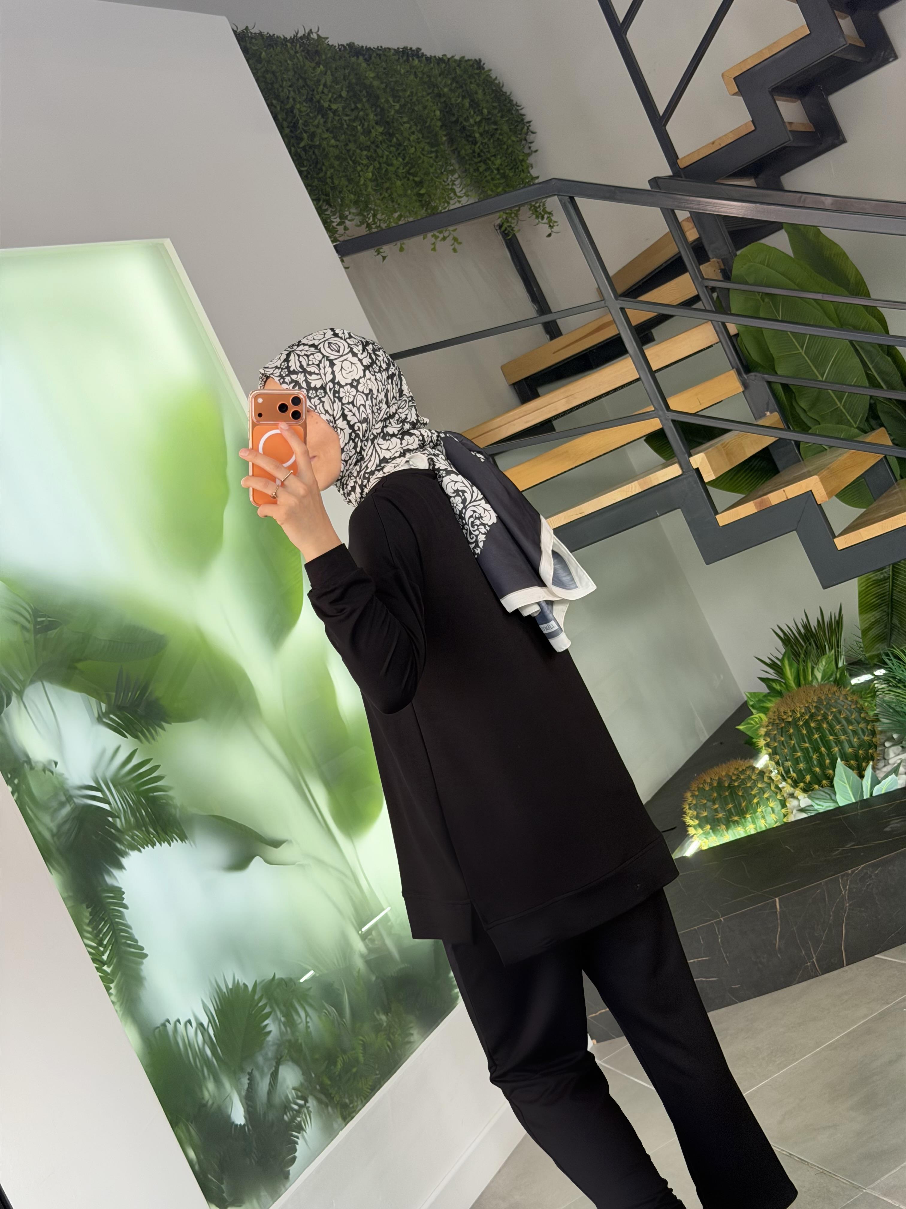 Siyah- Beyaz Renk Royal Motif Şal