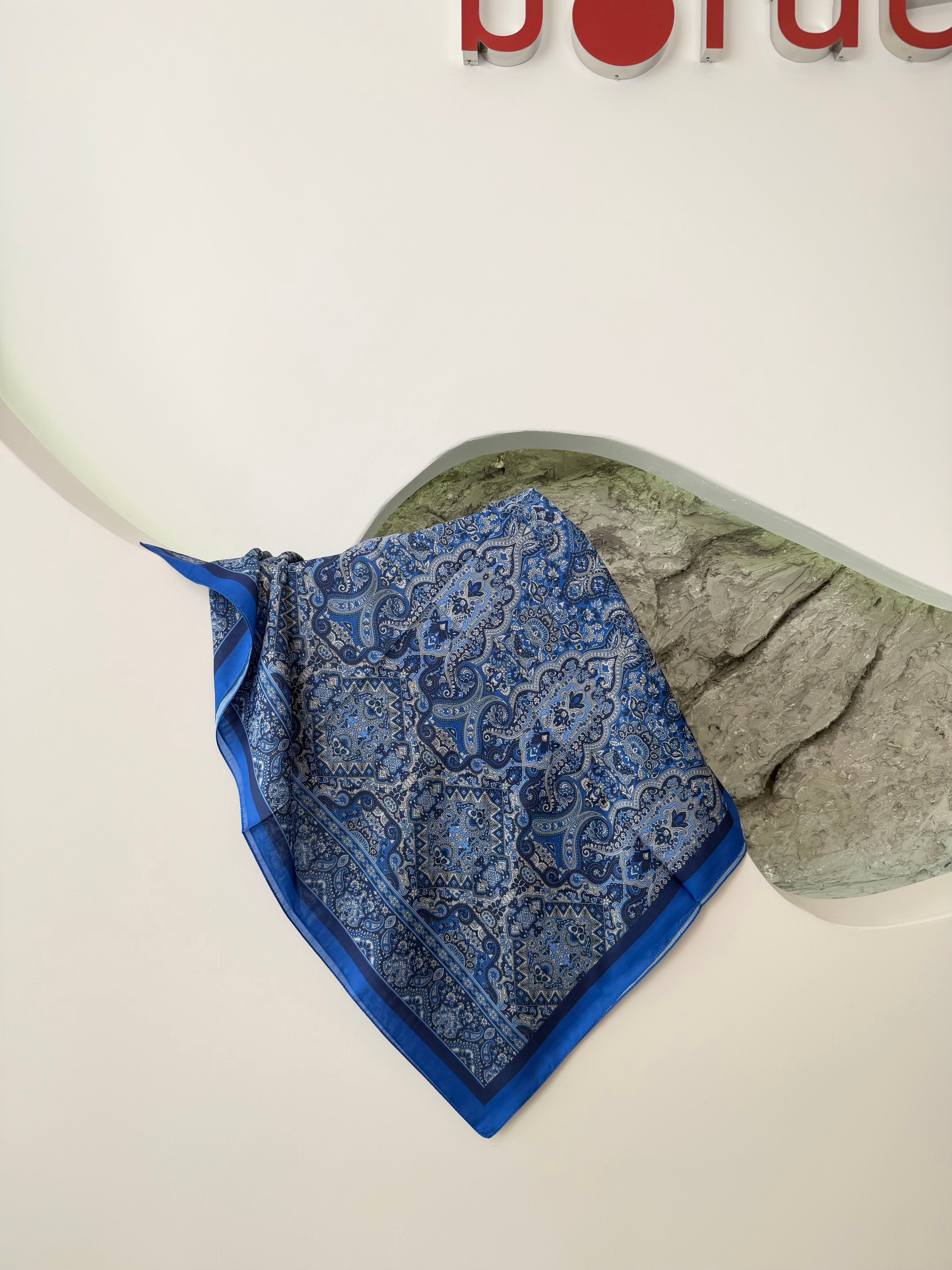 Saks Renk Etnik Desenli Şal