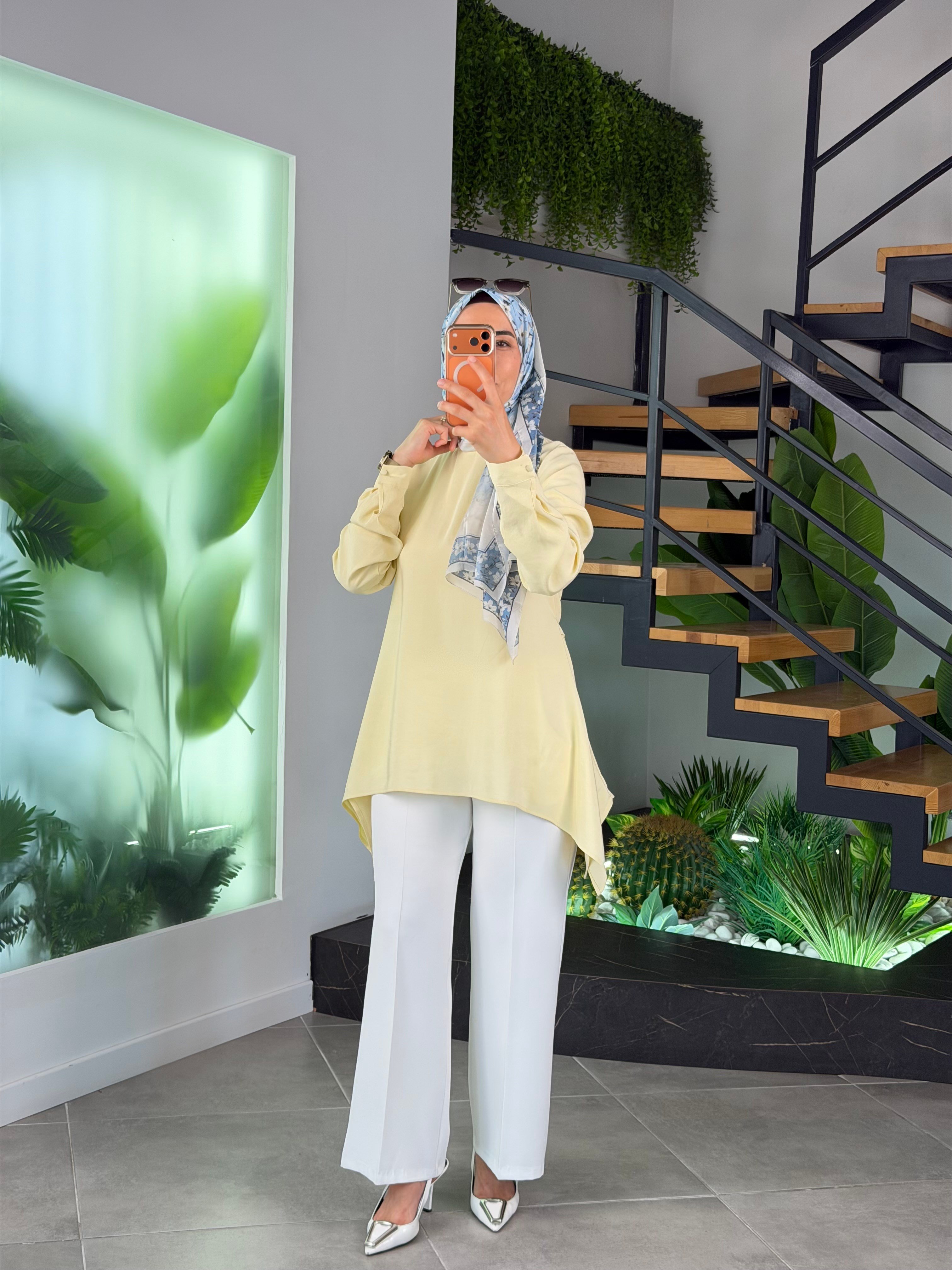 Sarı Renk Asimetrik Kesim Tunik