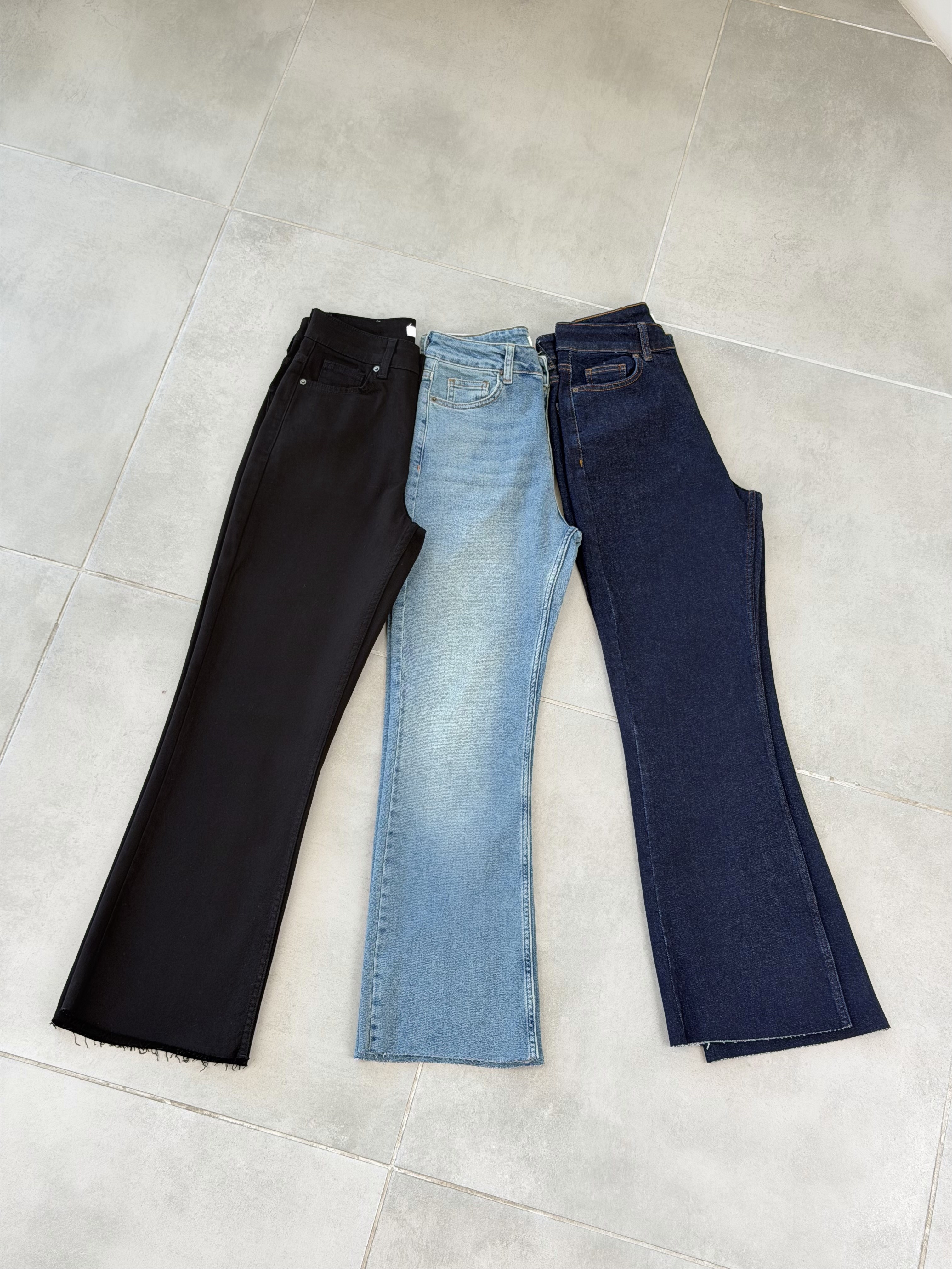 Siyah Renk Beli Kemerli Jean