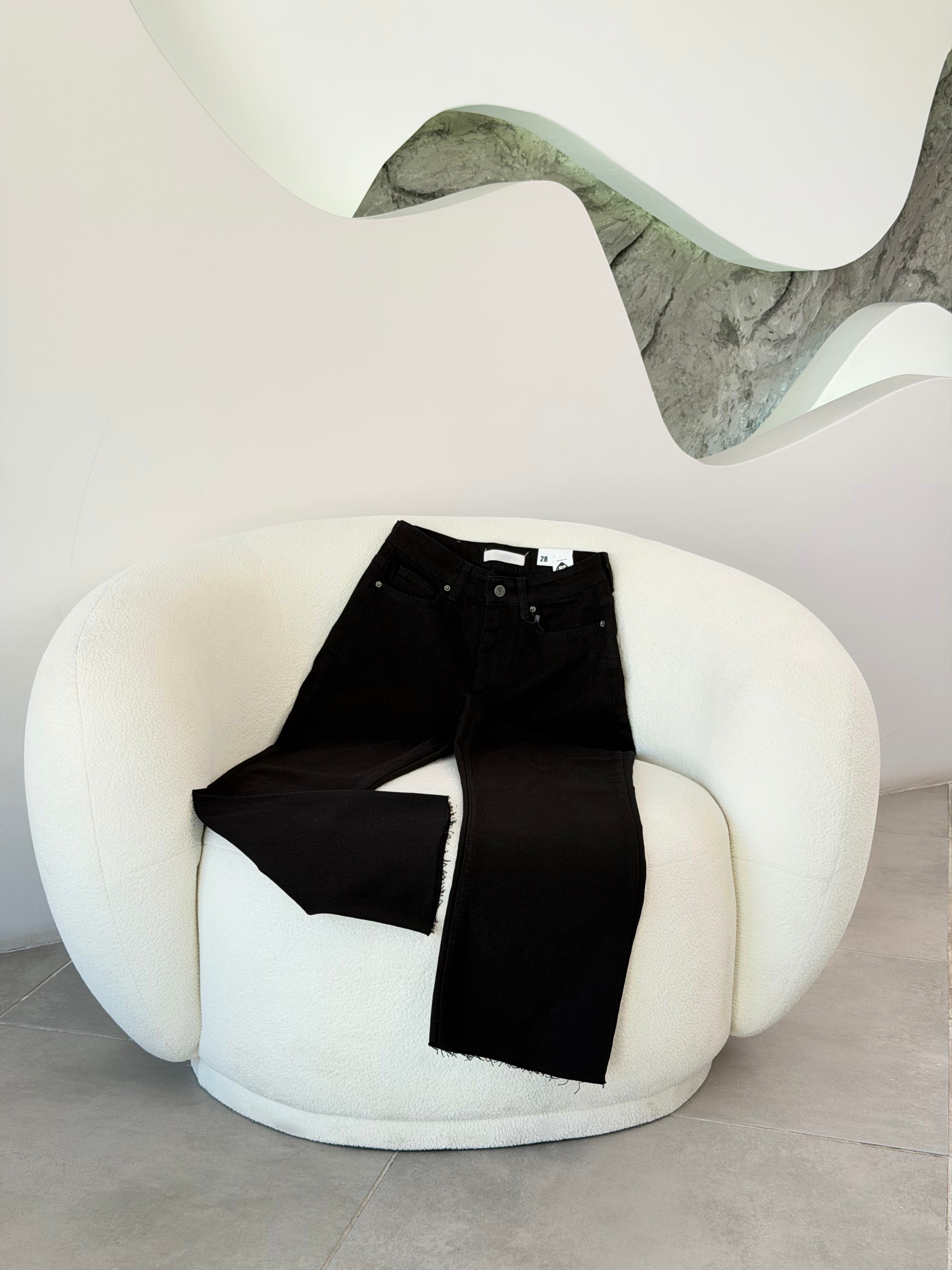 Siyah Renk Beli Kemerli Jean