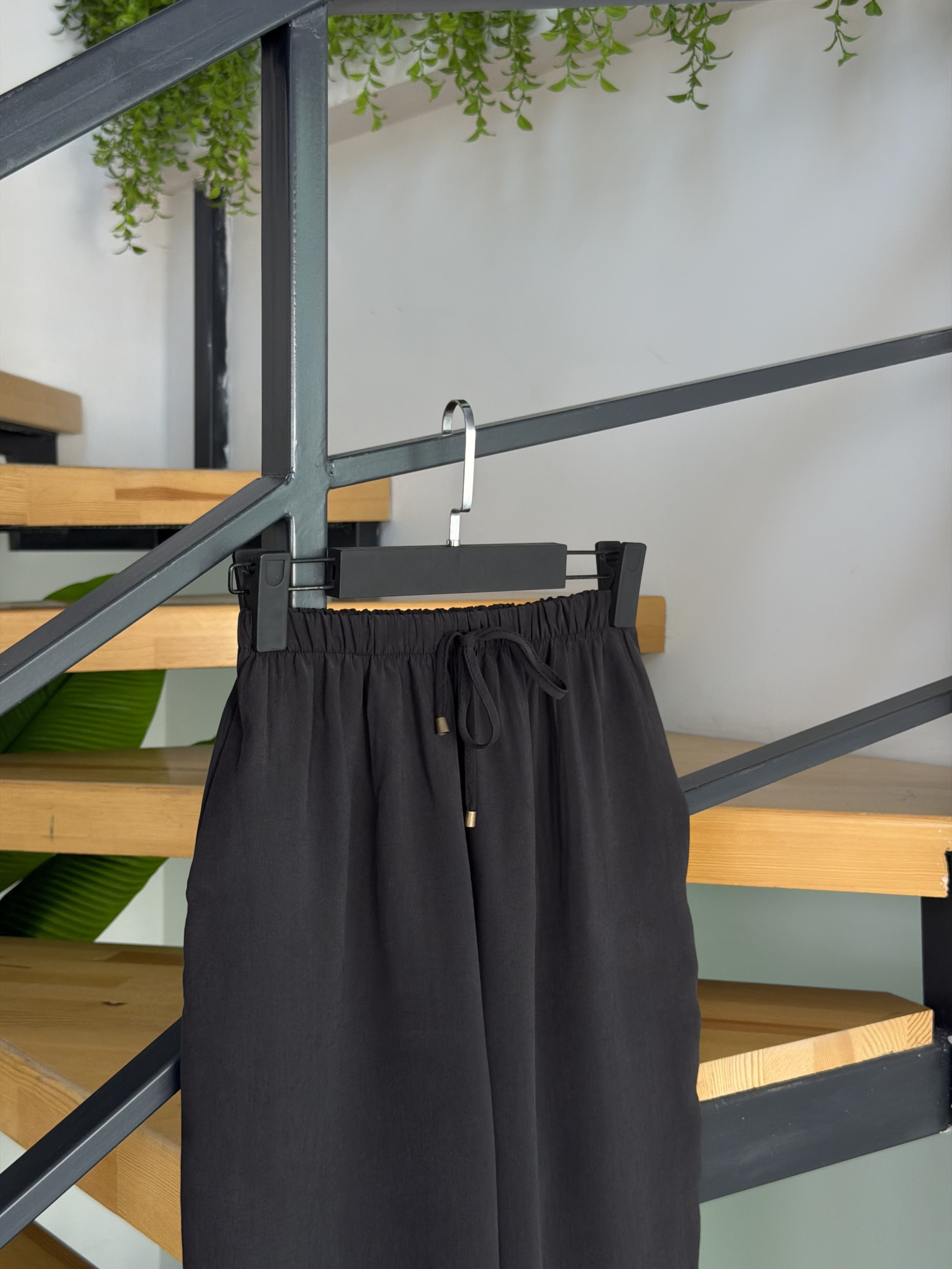 Siyah Renk Beli Lastikli Havuç Paça Pantolon