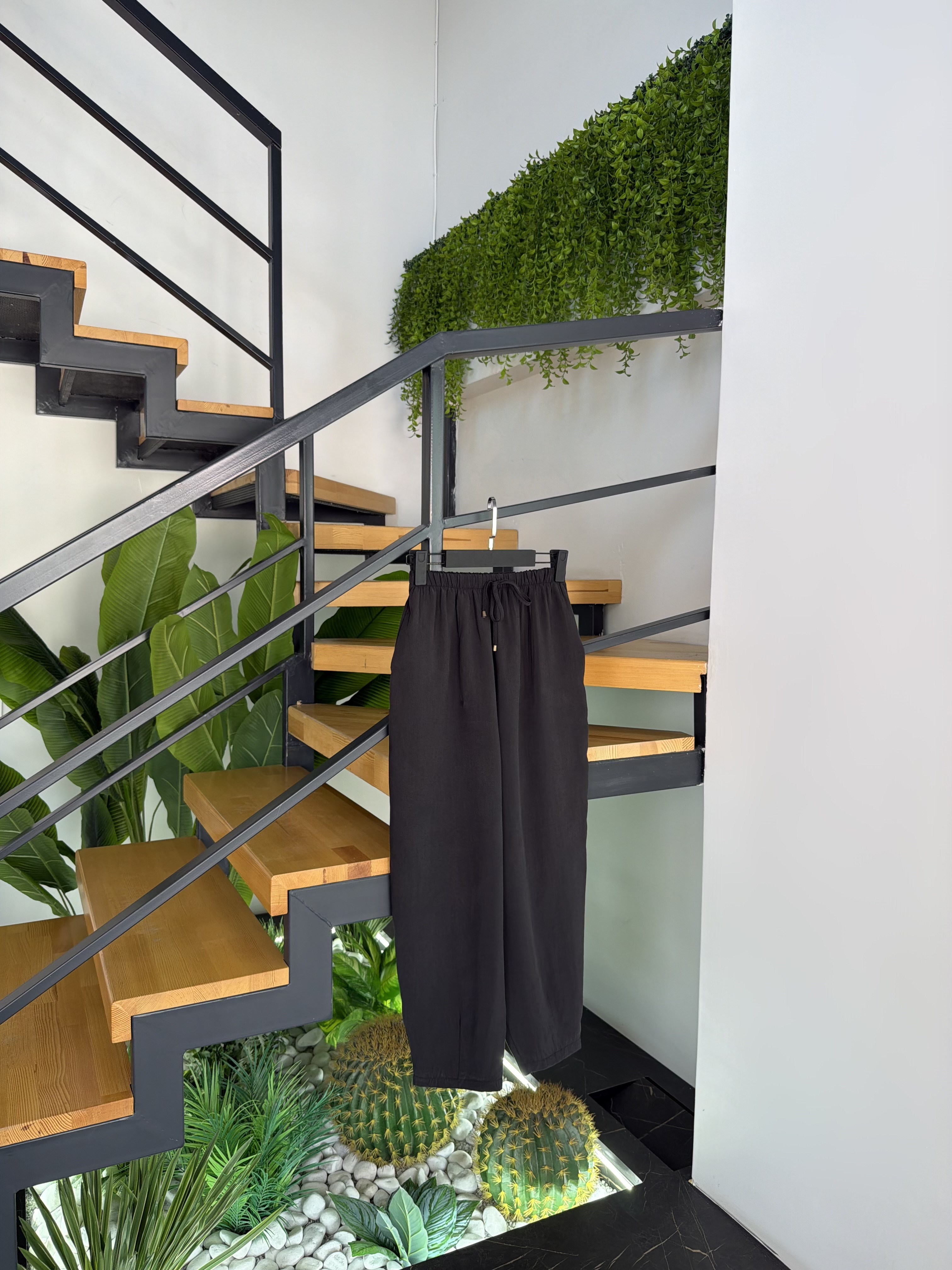 Siyah Renk Beli Lastikli Havuç Paça Pantolon