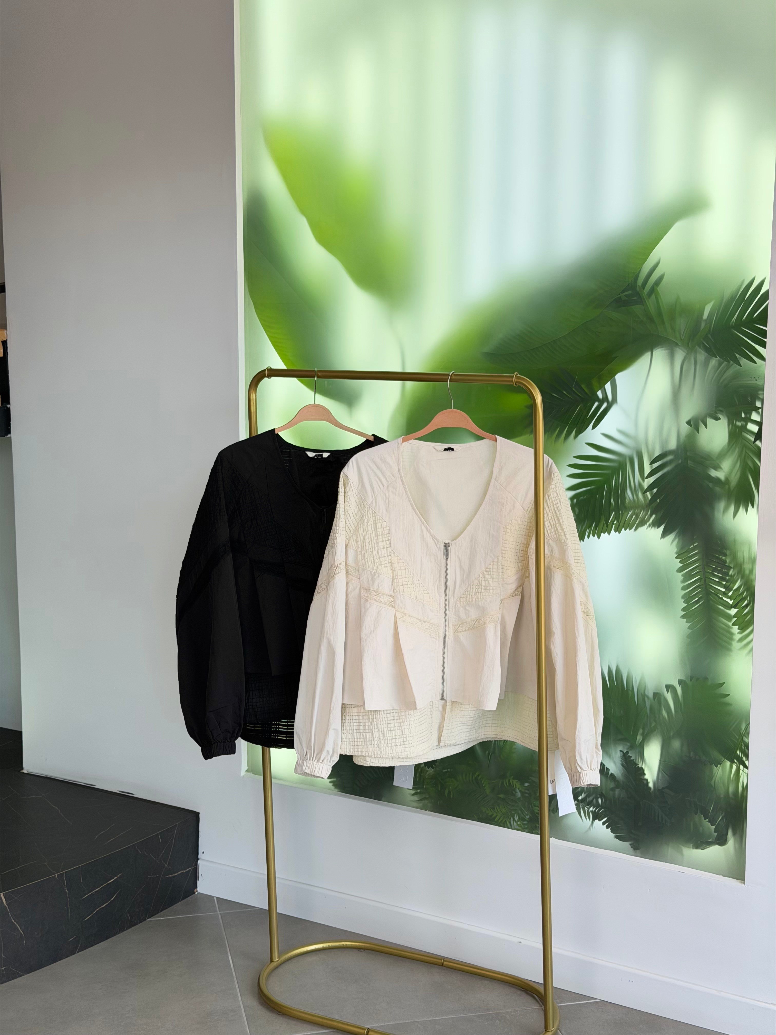 Siyah Renk Dantel Detaylı Bomber Ceket