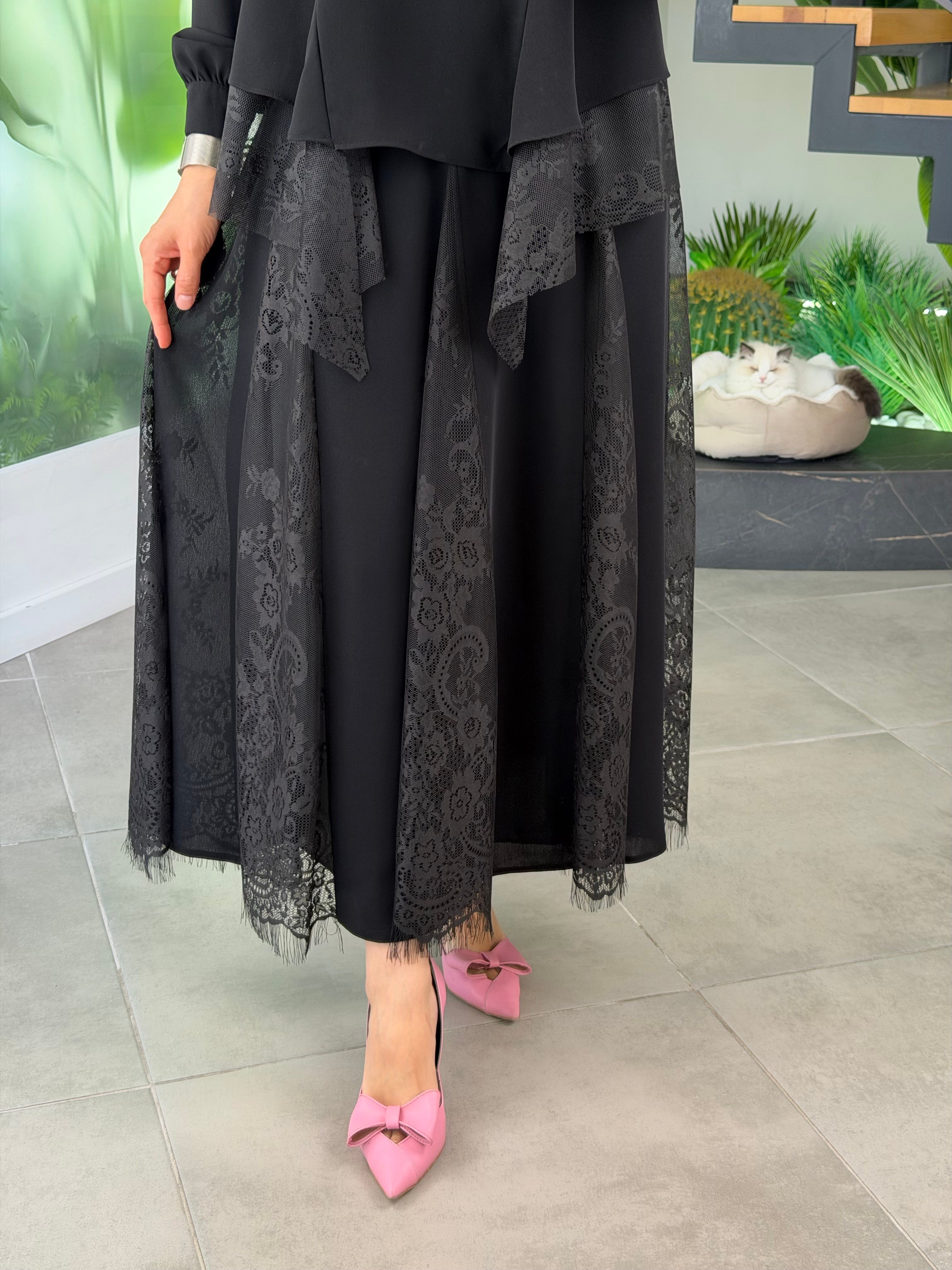 Siyah Renk Dantel Detaylı Özel Tasarım Etekli Takım