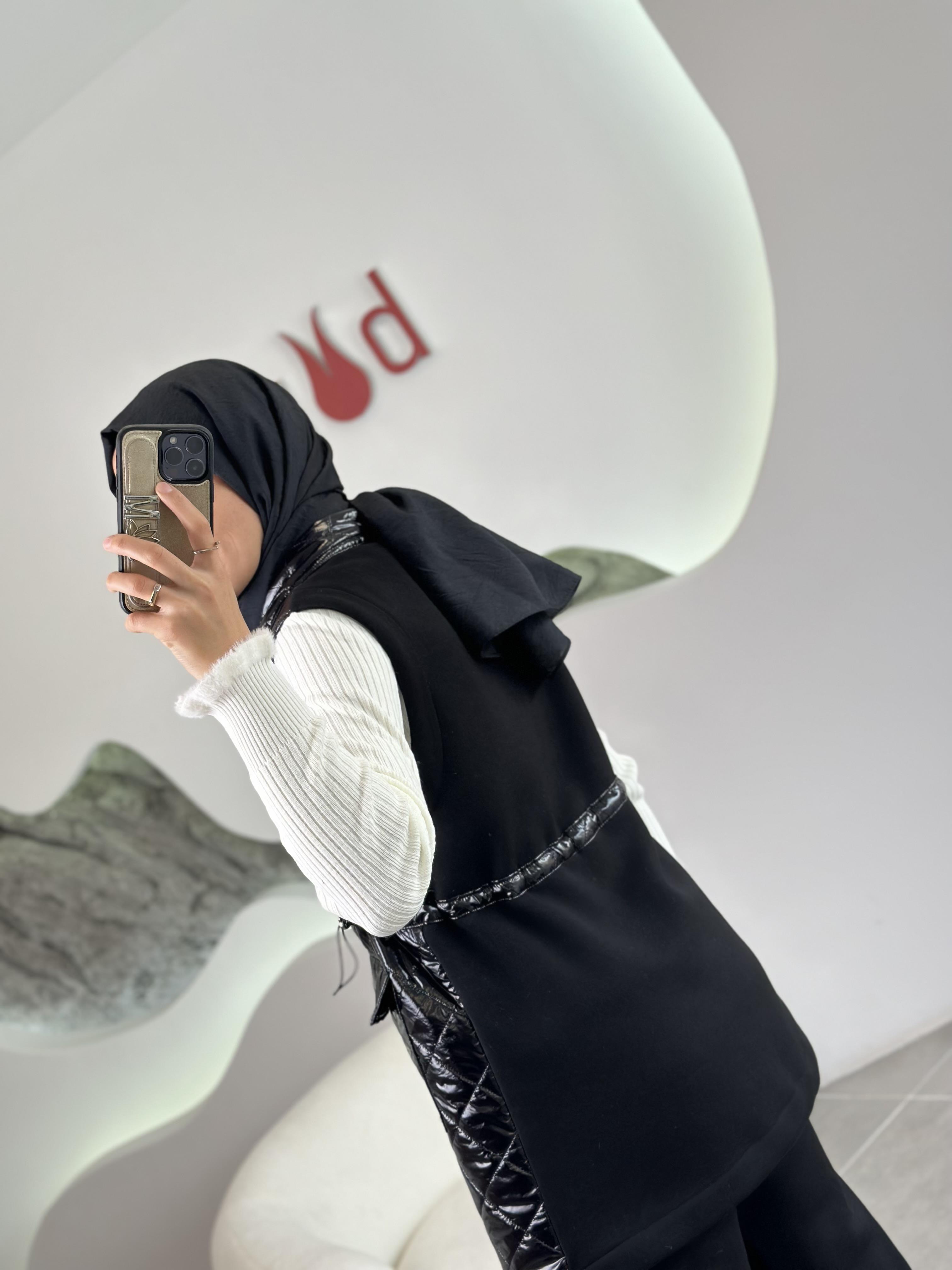 Siyah Renk Kapitone Yelekli Kadın Takım