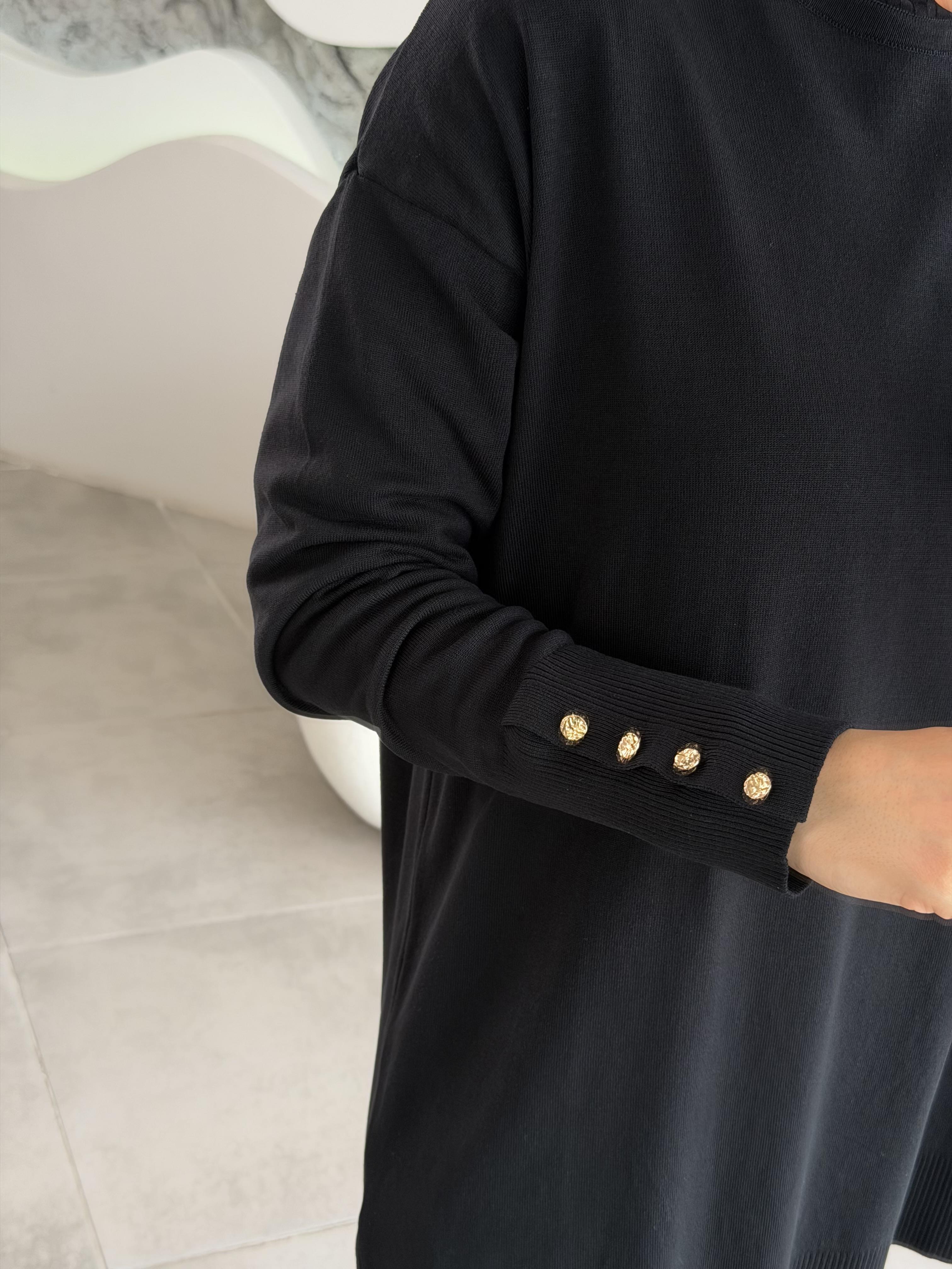 Siyah Renk Kol Manşeti Düğmeli Triko Tunik