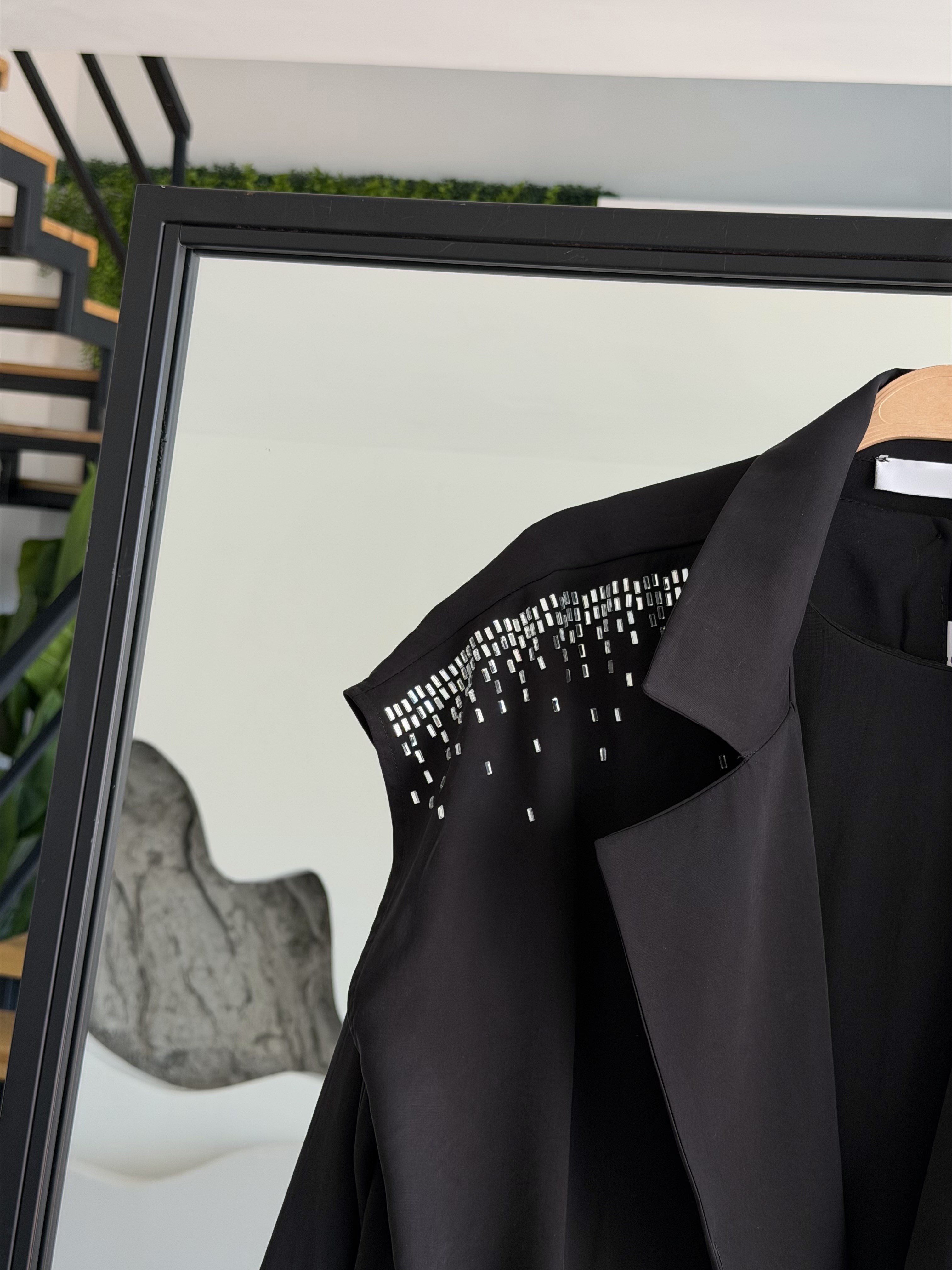 Siyah Omuz Taş İşlemeli Yelekli Elbise Takım | Tesettür Şık Kombin