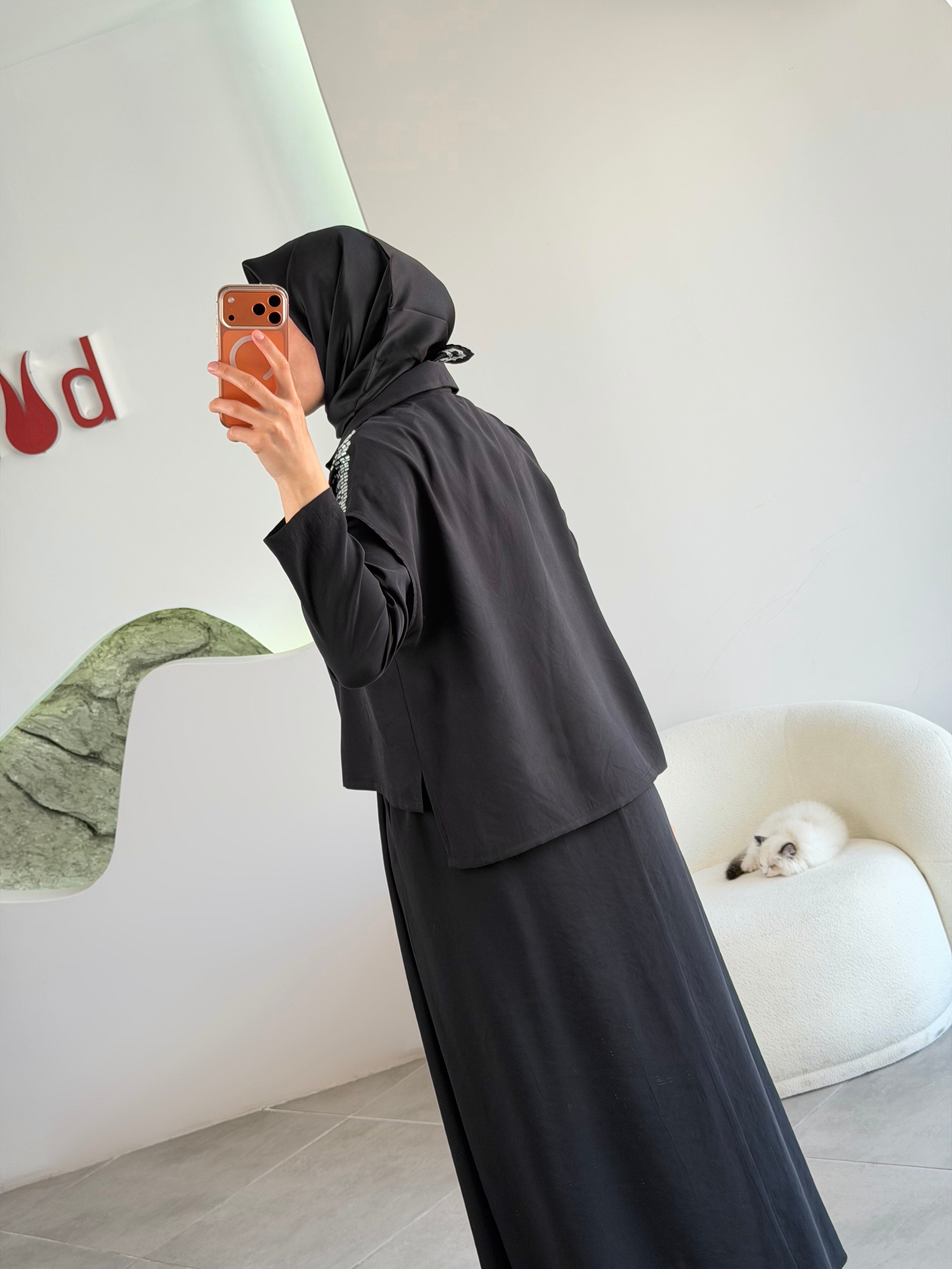 Siyah Omuz Taş İşlemeli Yelekli Elbise Takım | Tesettür Şık Kombin