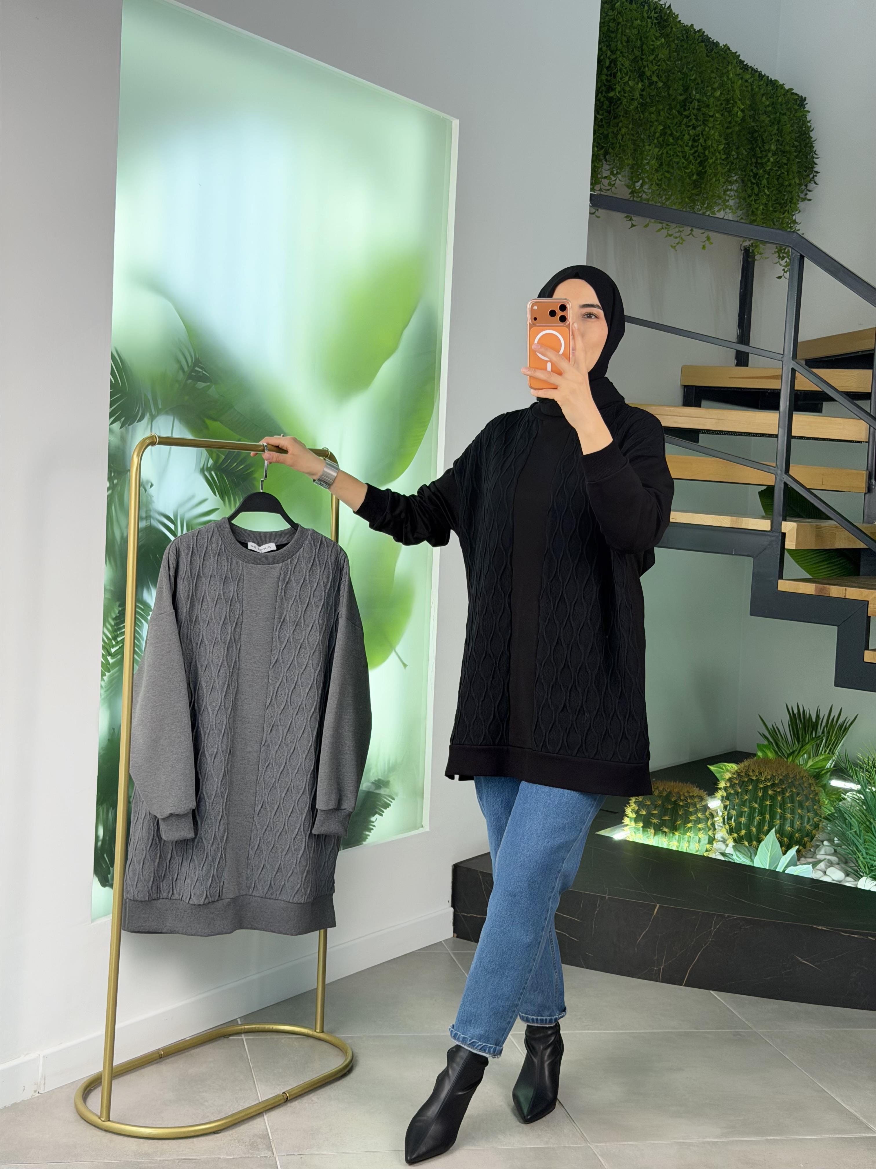 Siyah Renk Triko Garnili Tunik