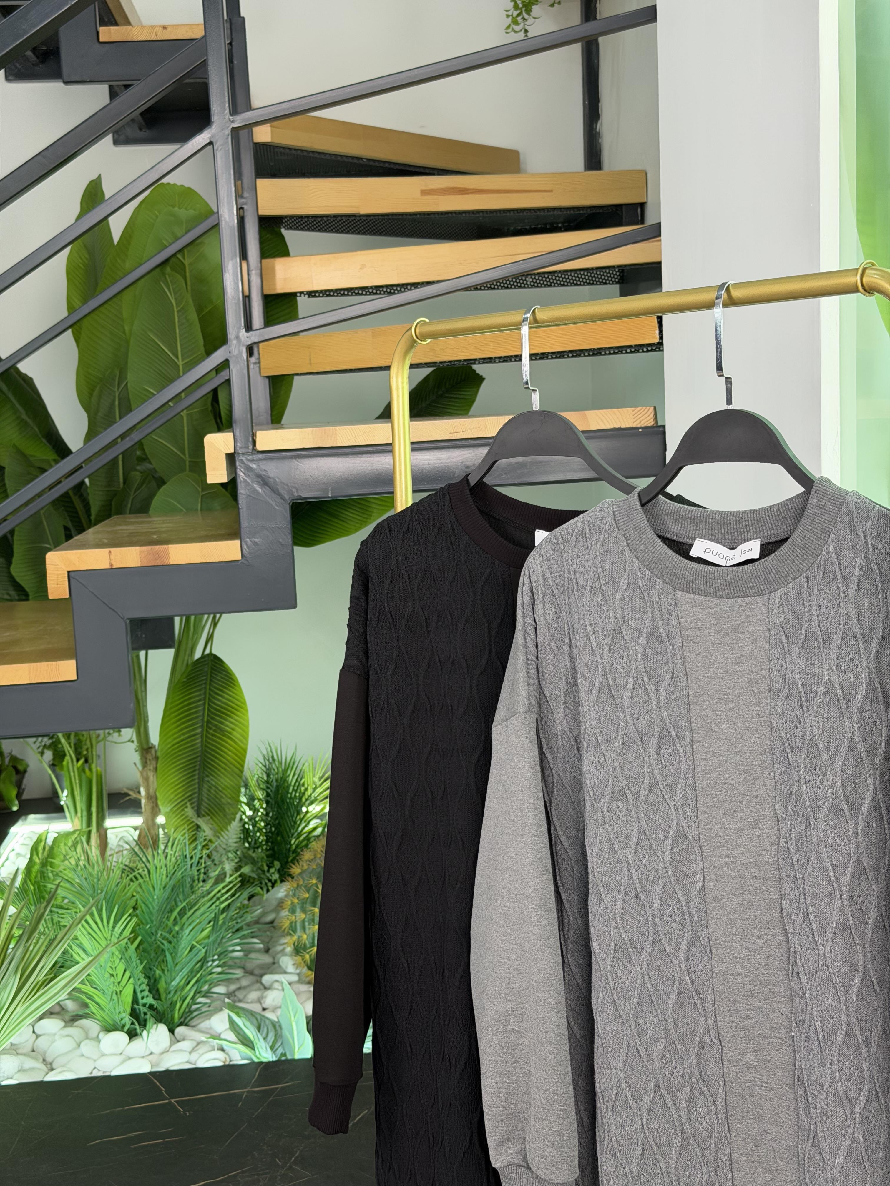 Siyah Renk Triko Garnili Tunik