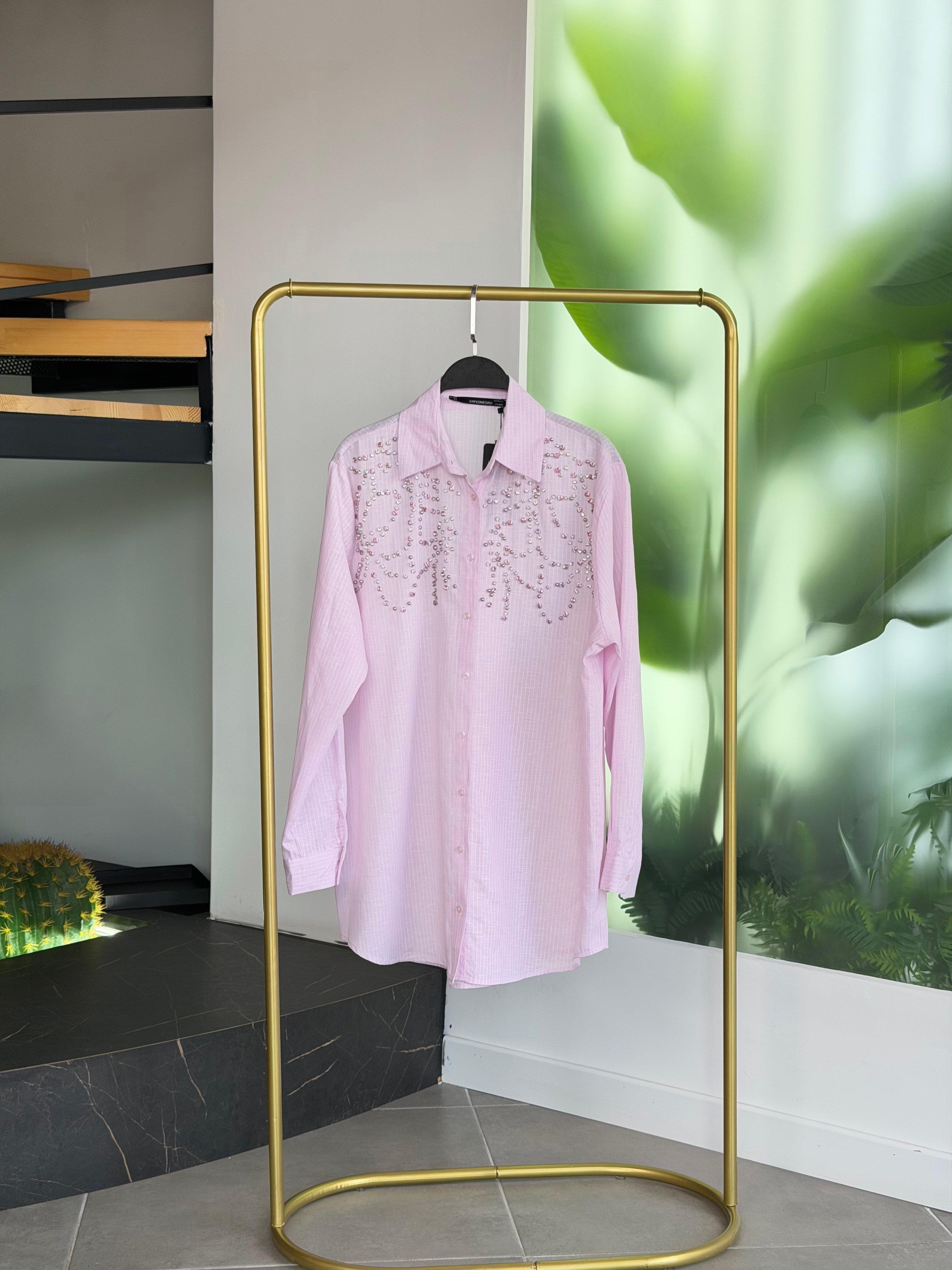 Kadın Pudra Tensel Gömlek Taş Detaylı Oversize – Rahat Kalıp Şık Günlük