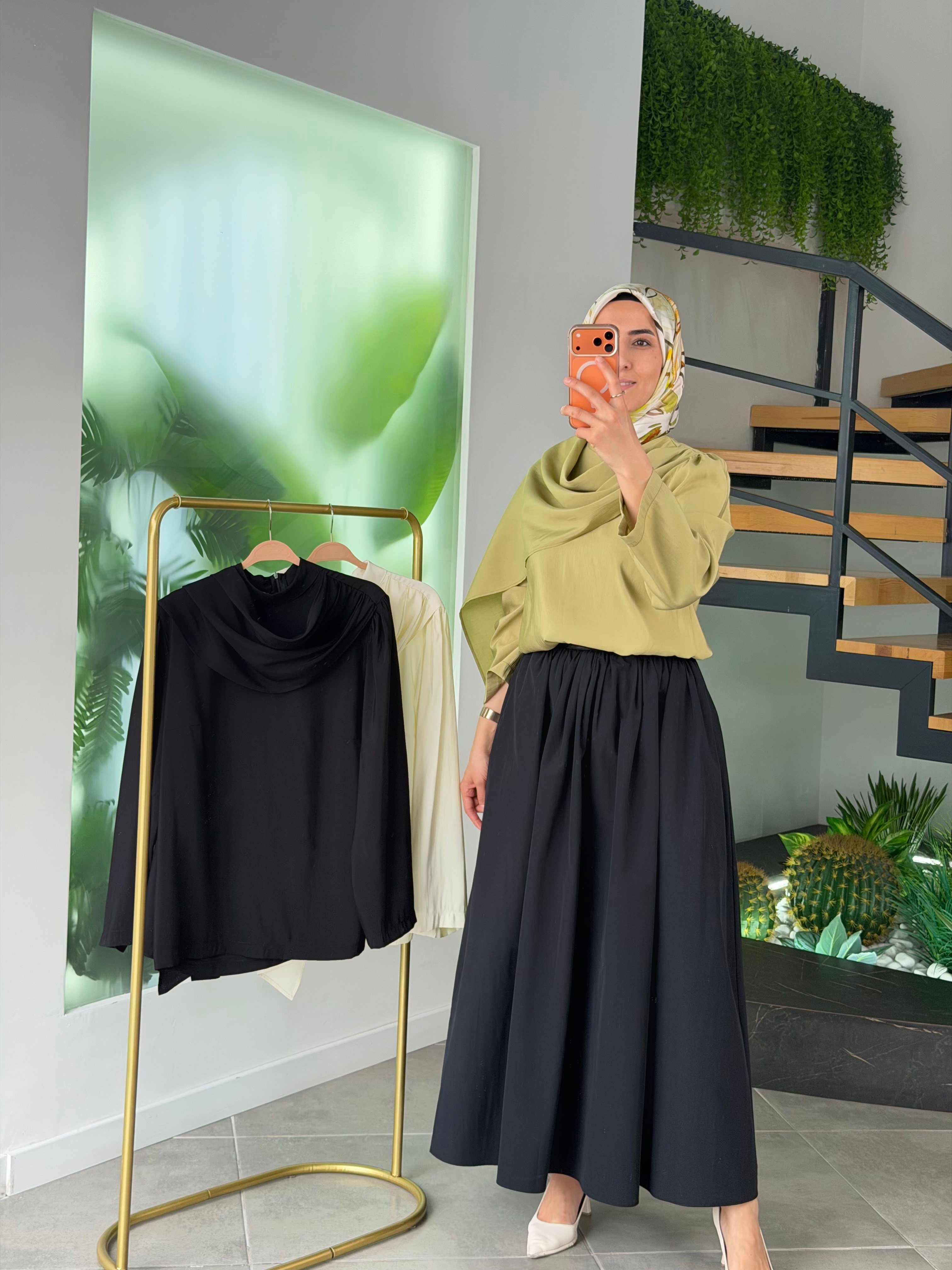 Yeşil Renk Fular Detaylı Bluz