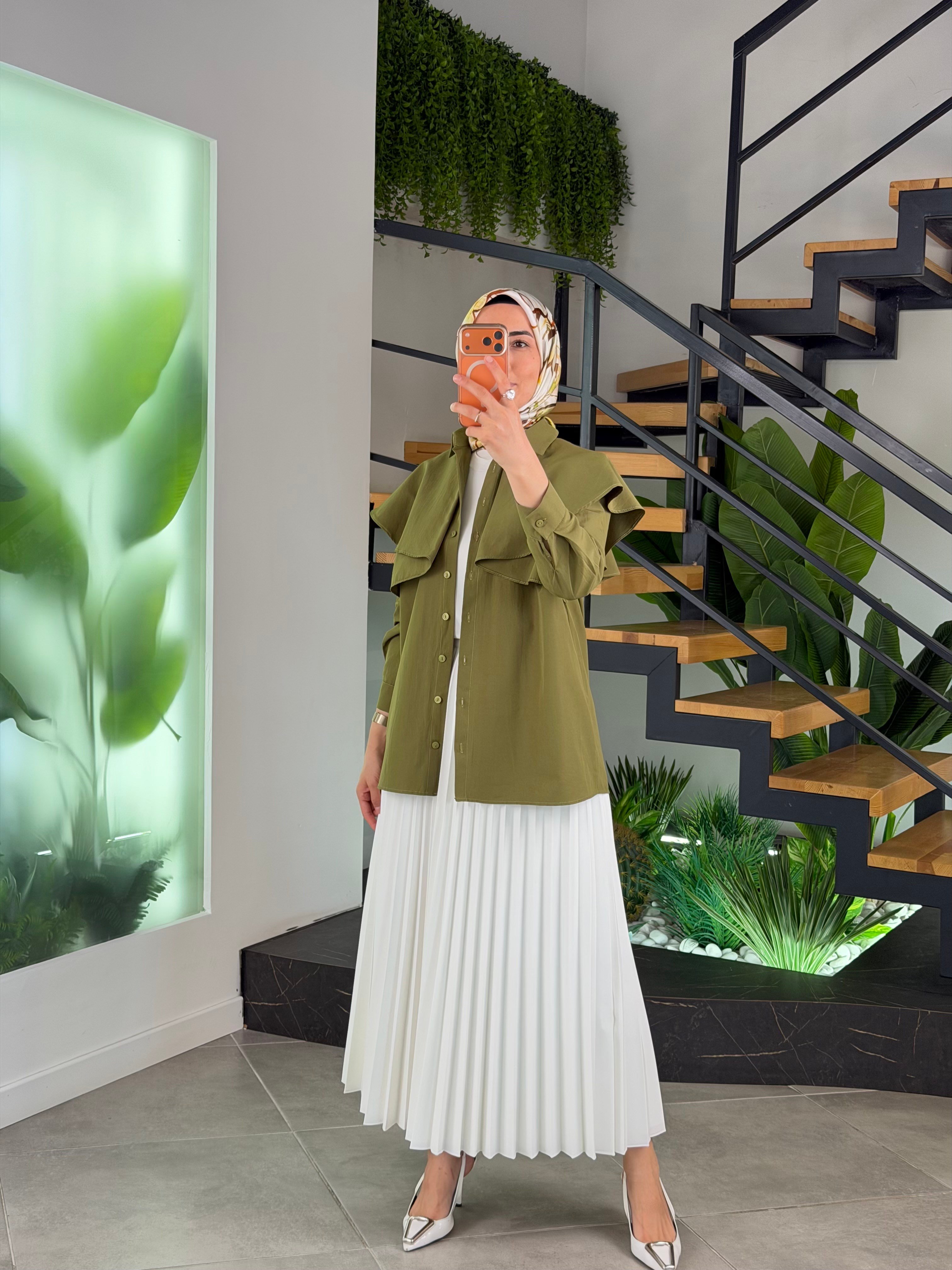 Yeşil Renk  Pelerin Detaylı Poplin Gömlek