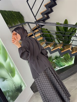 Antrasit Renk Eteği Ekose Desenli Takım