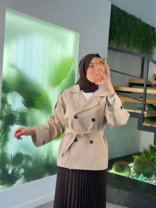 Bej Renk Kolları Apoletli Kısa Trenç Ceket