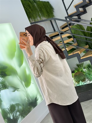 Bej Renk Taş Boncuk İşlemeli Gömlek